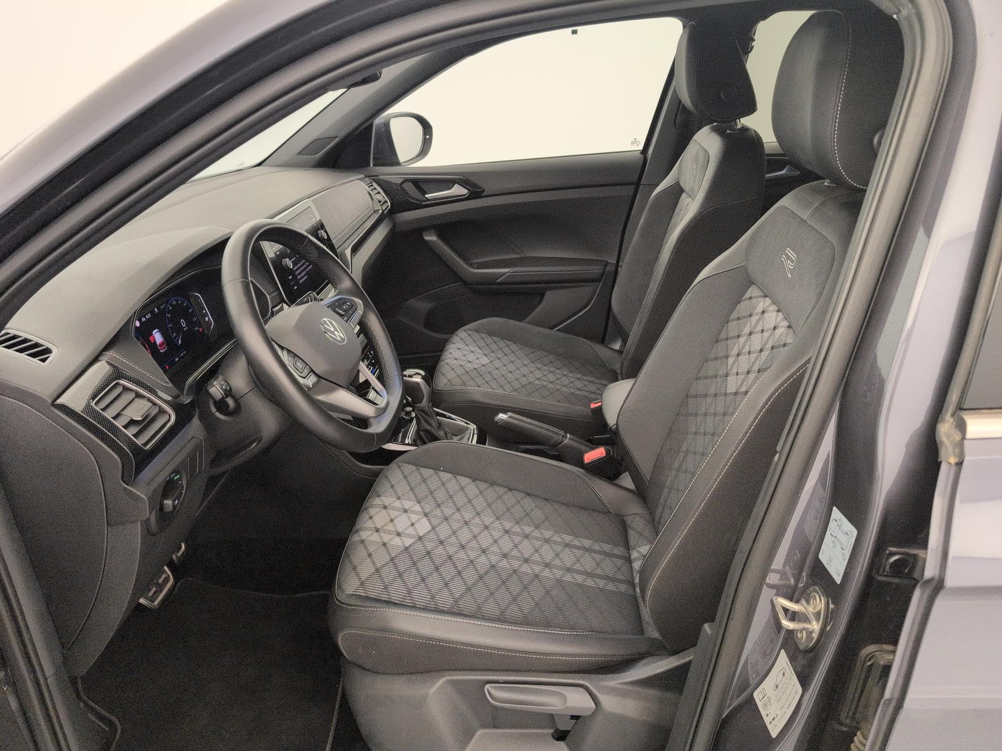 VW T-cross 1.0 TSI 116 Start/Stop DSG7 R-Line (2025) - Foto 16