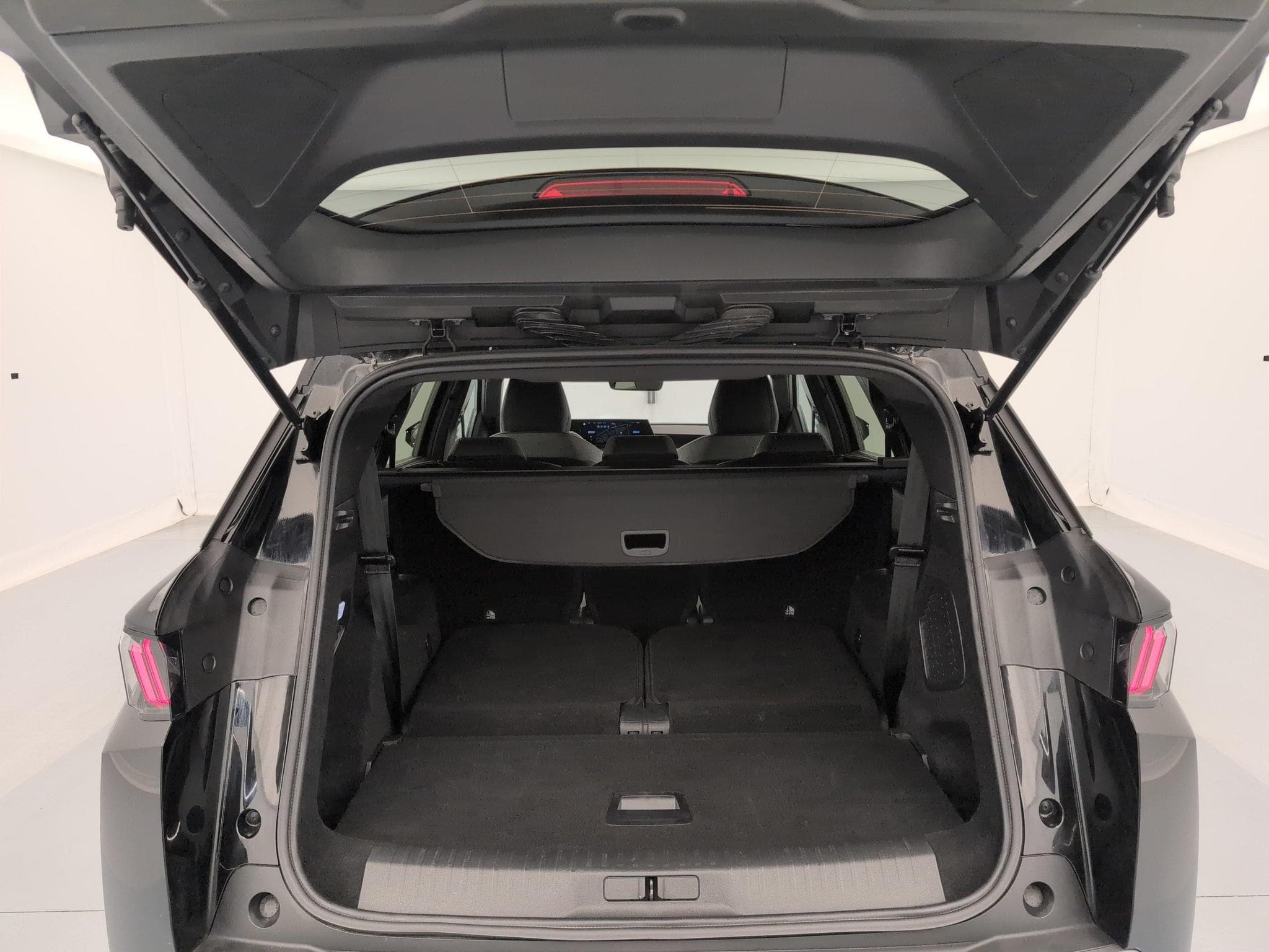 Peugeot 5008 HYBRID 145 CH E-DCS6 ALLURE (2025) - Photo 11