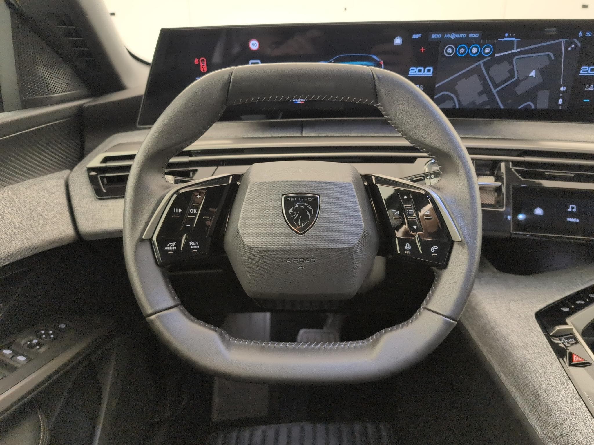 Peugeot 5008 HYBRID 145 CH E-DCS6 ALLURE (2025) - Photo 14