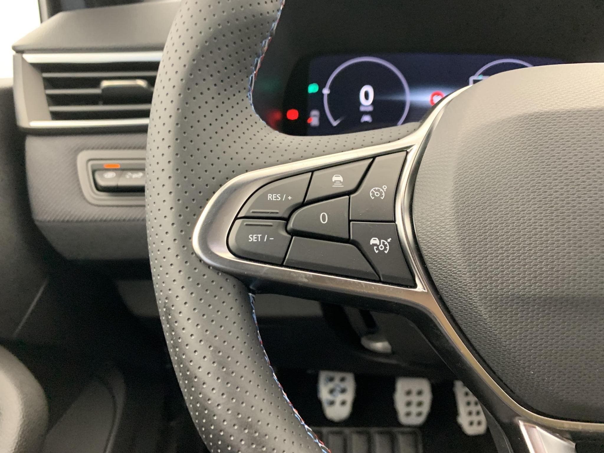Renault Clio TCE 90 CH GSR2 ESPRIT ALPINE (2025) - Photo 16