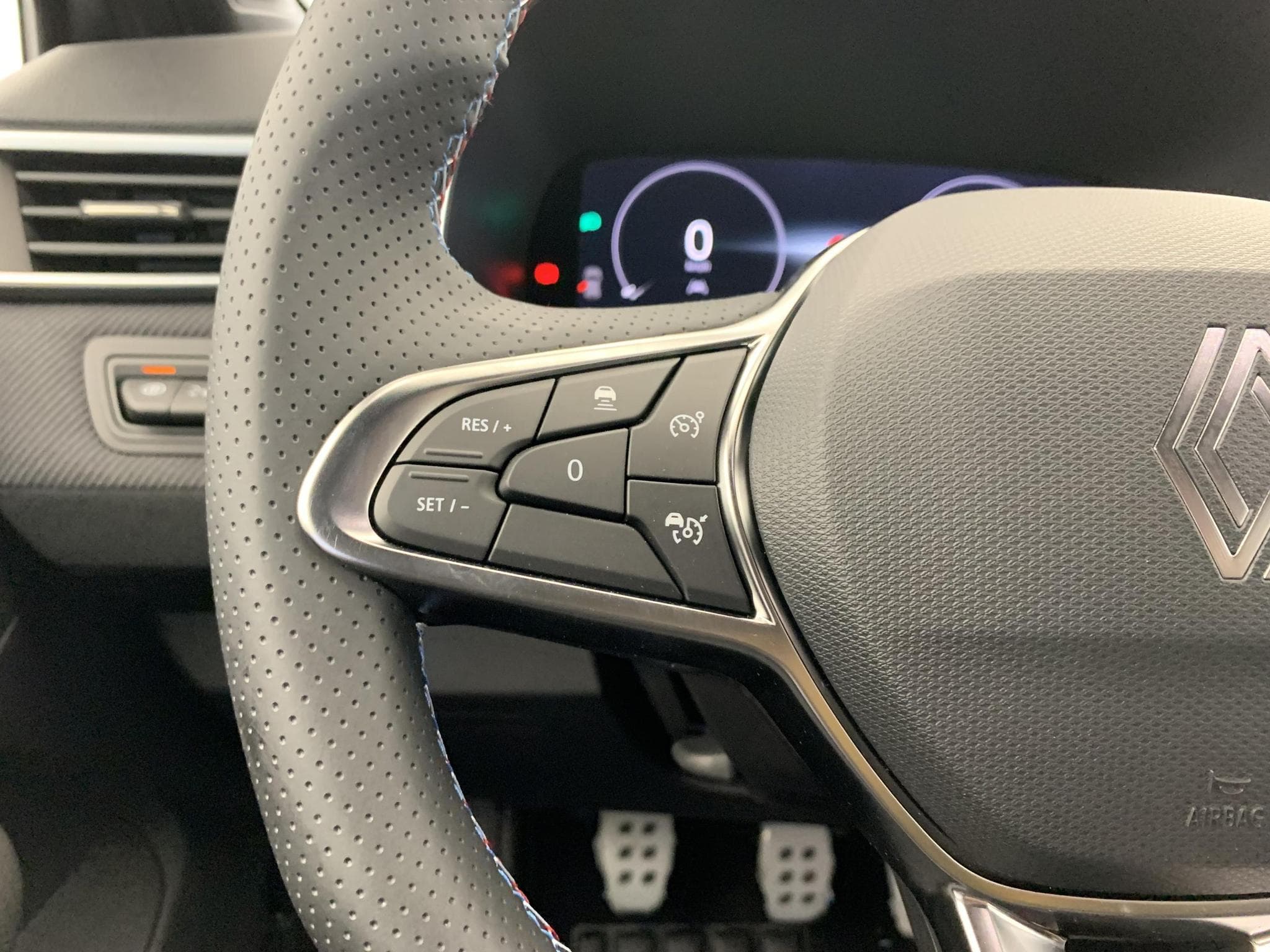 Renault Clio TCE 90 CH GSR2 ESPRIT ALPINE (2025) - Photo 17