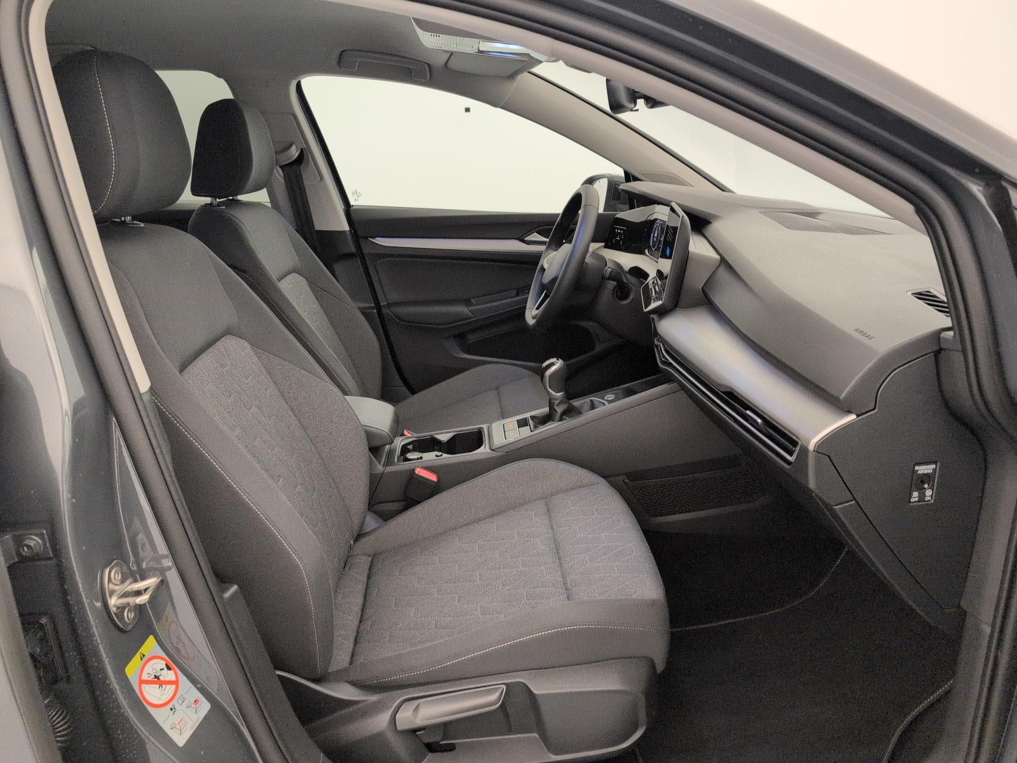 VW Golf VIII 2.0 TDI SCR 115 BVM6 LIFE (2025) - Photo 9
