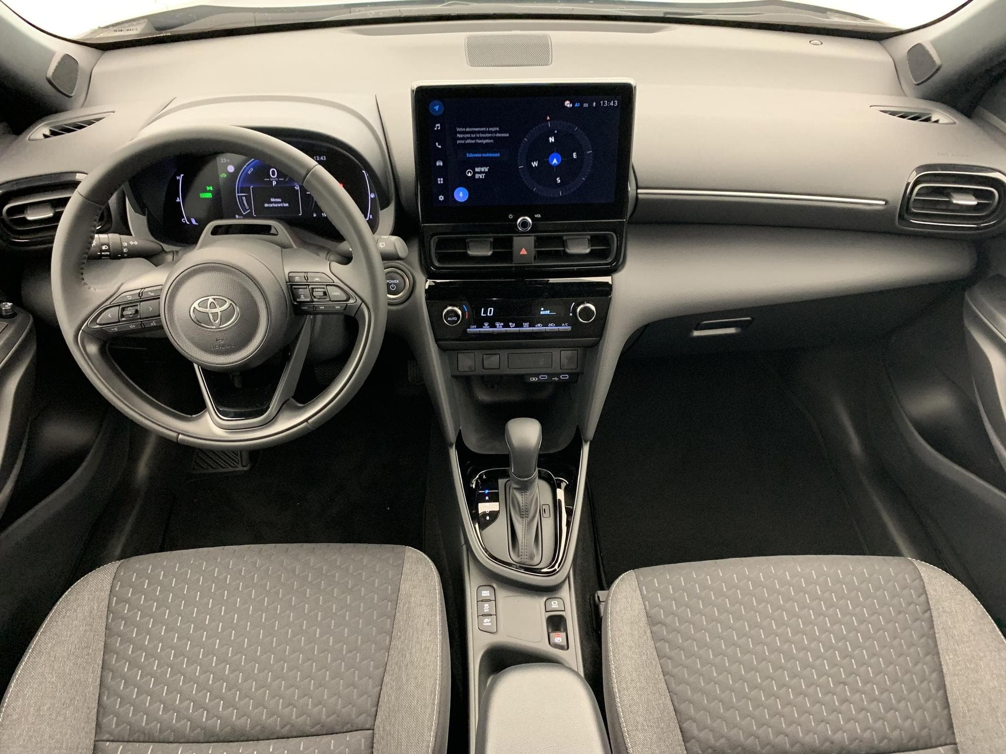 Toyota Yaris Cross 130h 2WD Design (2026) - Foto 12