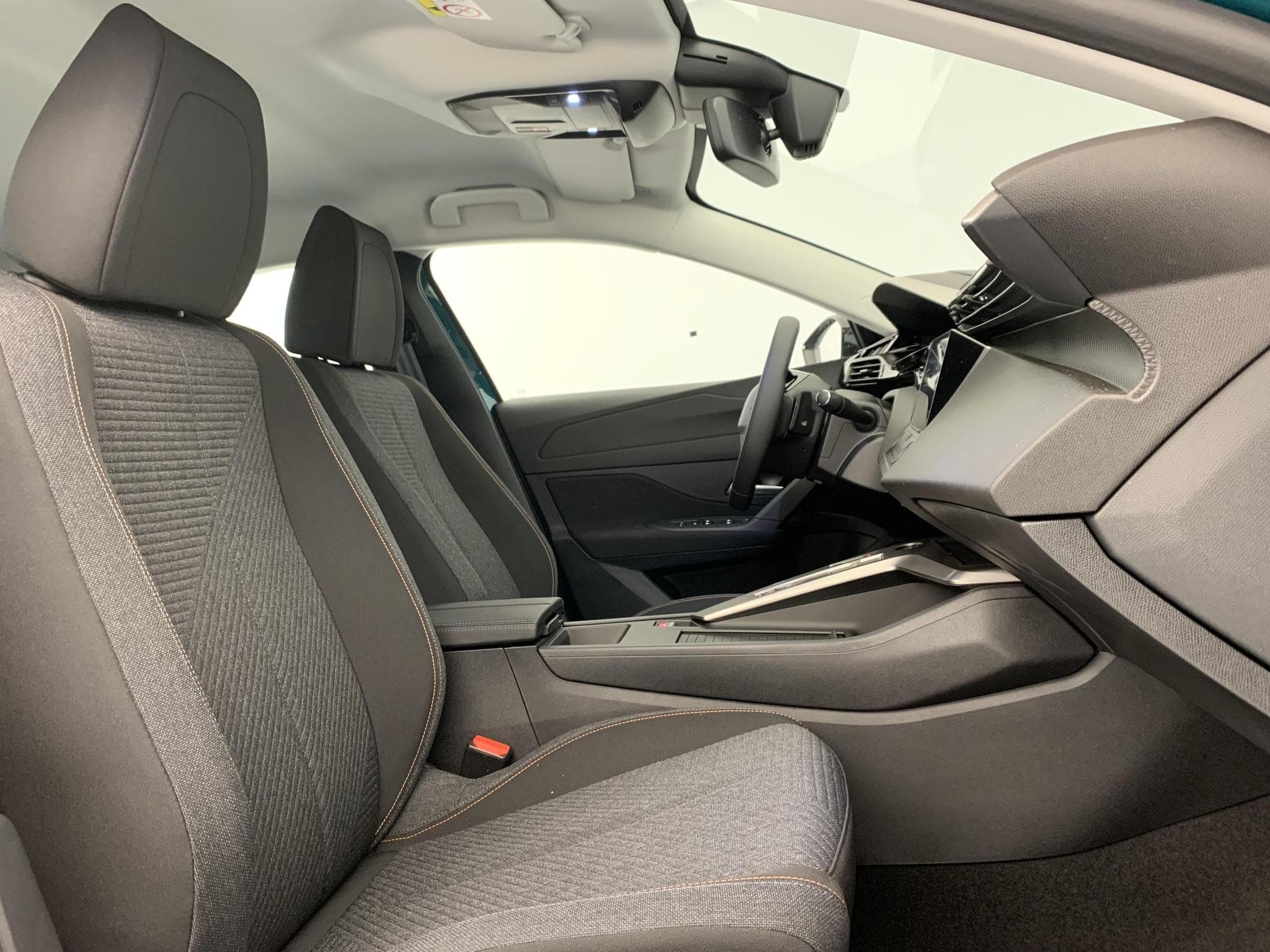 Peugeot 308 BLUEHDI 130CH EAT8 STYLE (2026) - Foto 9