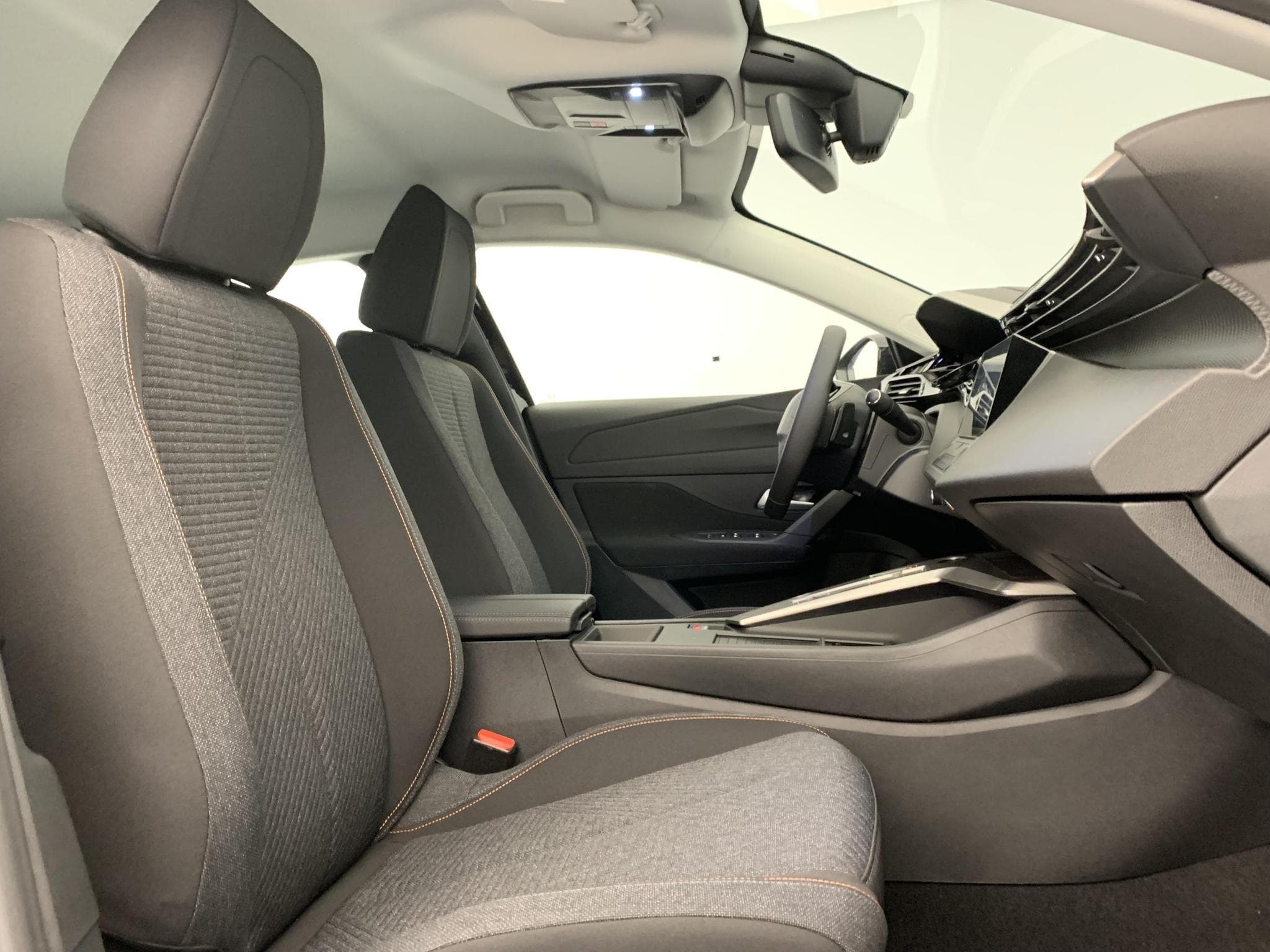 Peugeot 308 BLUEHDI 130CH EAT8 STYLE (2026) - Foto 9