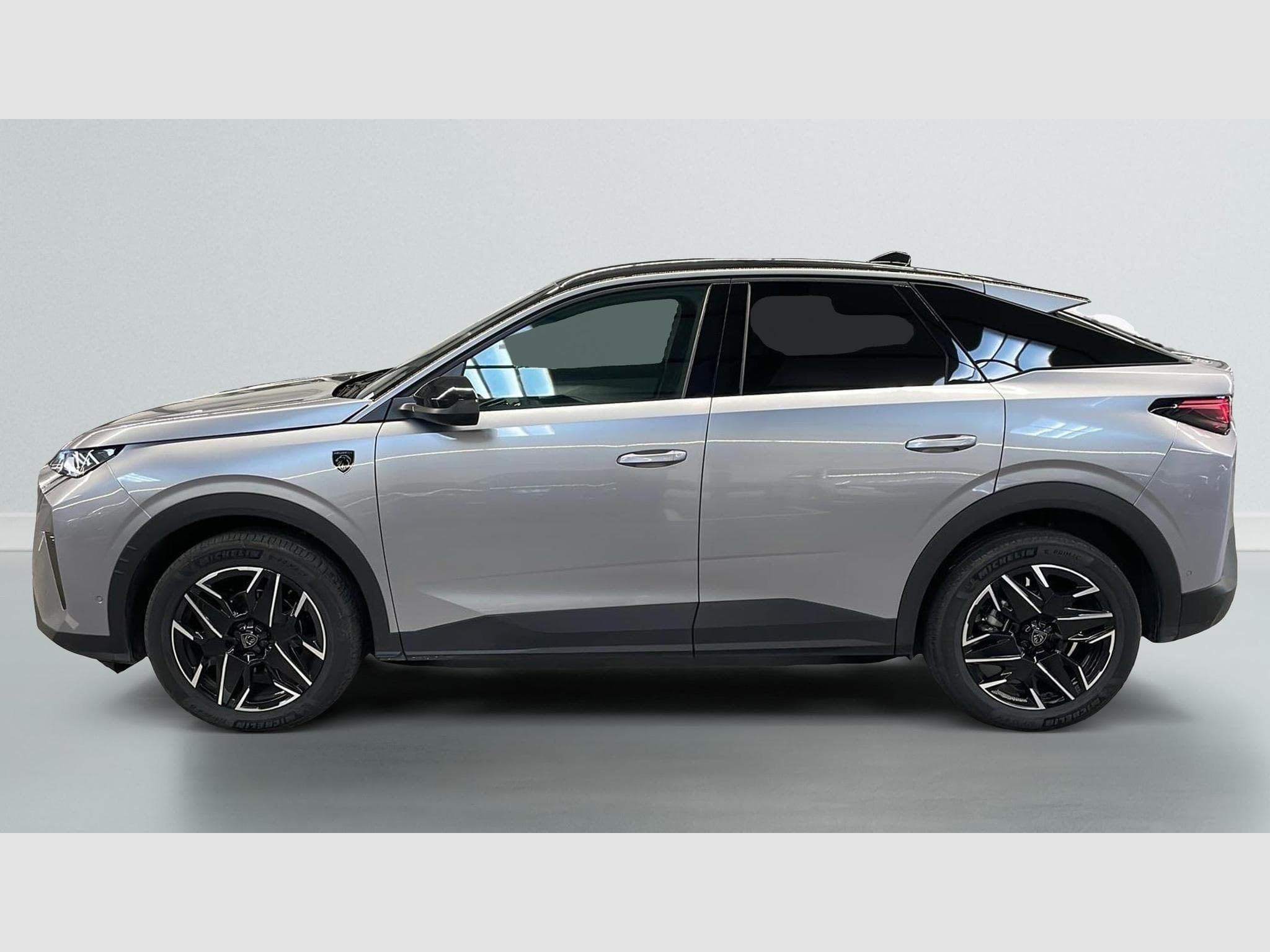 Peugeot 3008 Hybrid 145 e-DCS6 GT (2025) - Foto 4
