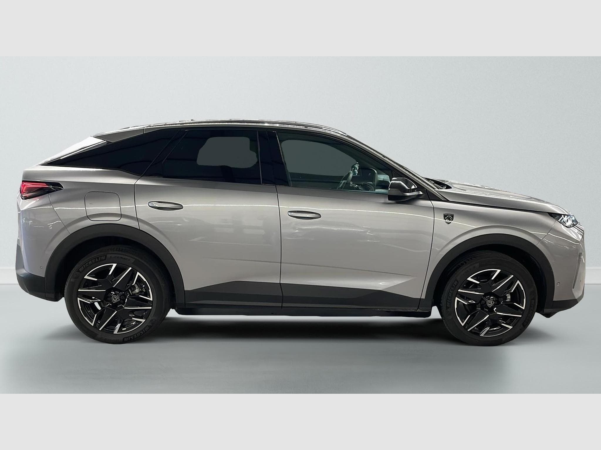 Peugeot 3008 Hybrid 145 e-DCS6 GT (2025) - Foto 8