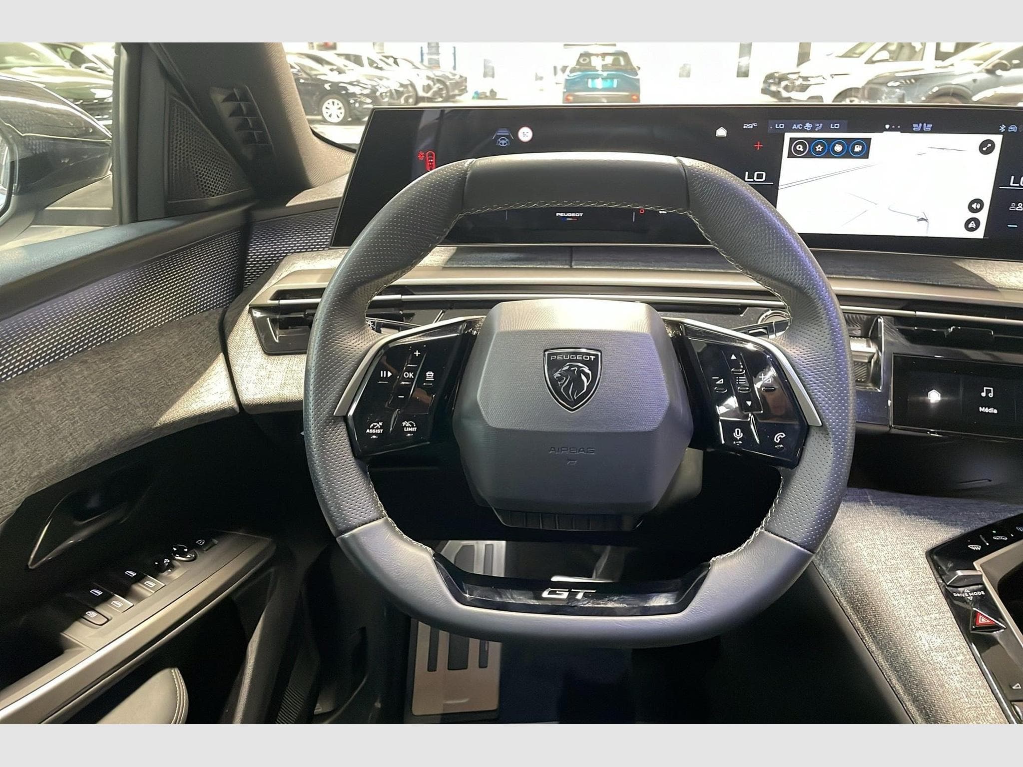 Peugeot 3008 Hybrid 145 e-DCS6 GT (2025) - Foto 15