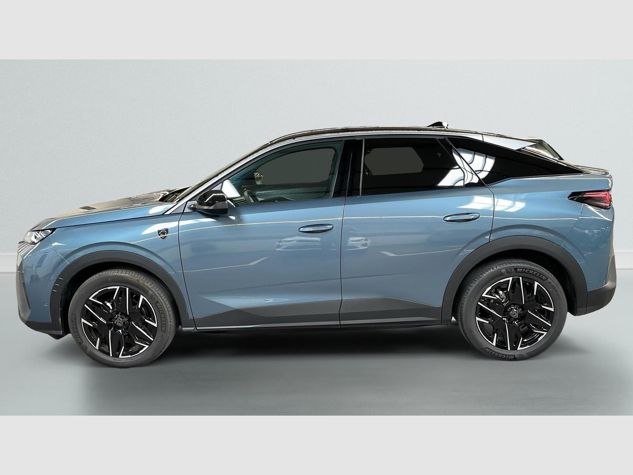 Peugeot 3008 Hybrid 145 e-DCS6 GT (2025) - Foto 4