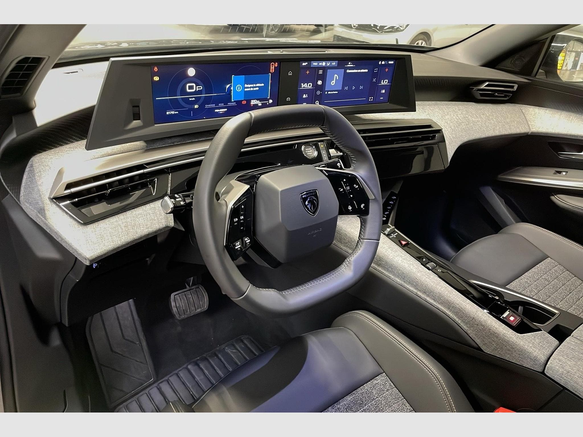 Peugeot 3008 Hybrid 145 e-DCS6 Allure (2025) - Foto 15
