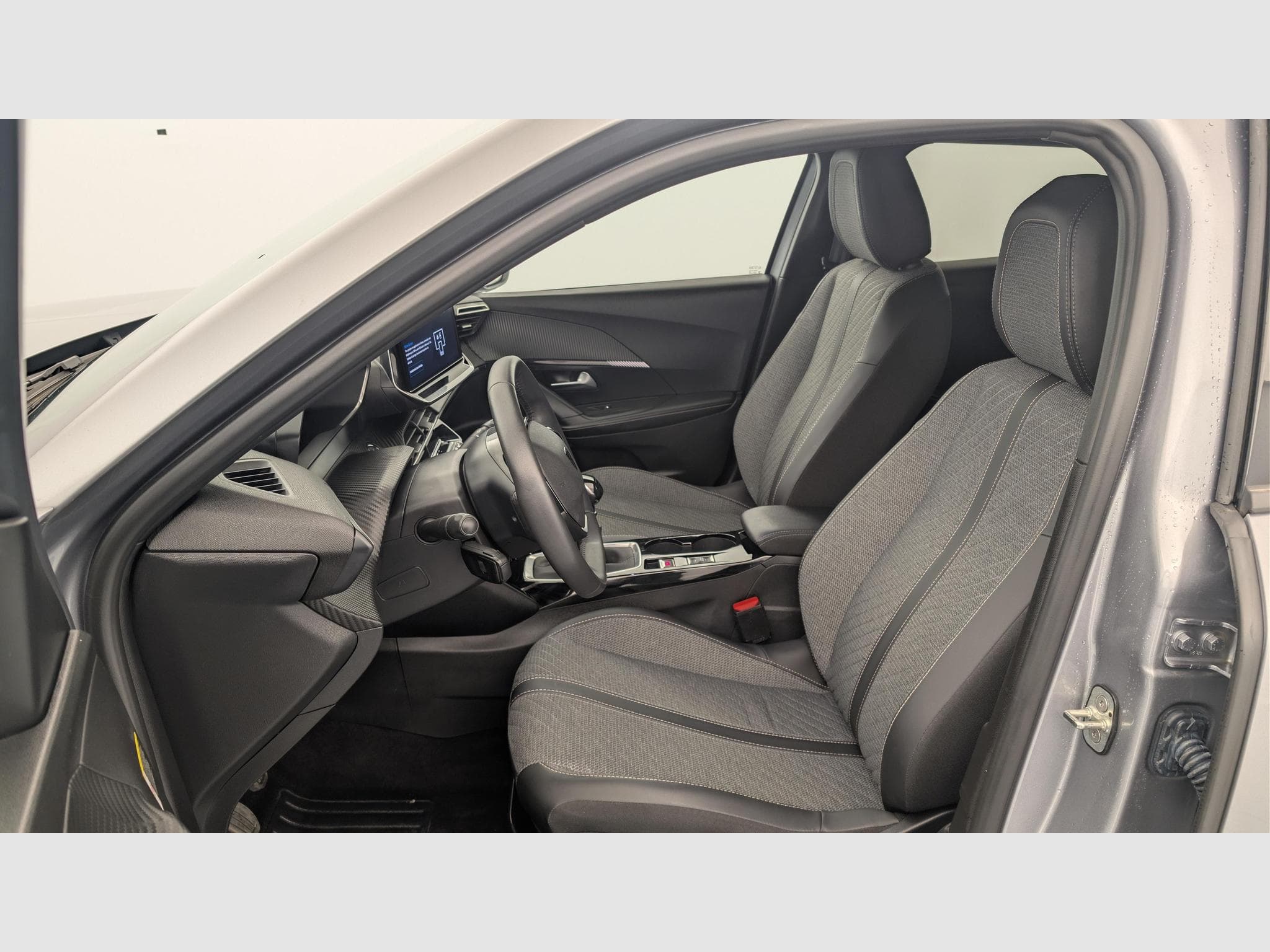 Peugeot 2008 100 S&S BVM6 Allure (2025) - Photo 16
