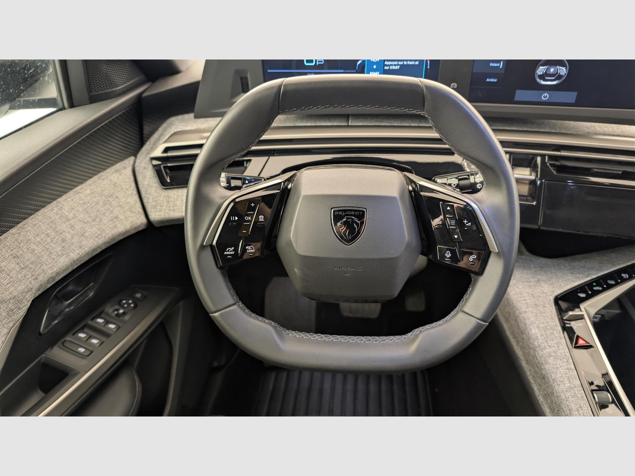 Peugeot 5008 HYBRID 145 CH E-DCS6 ALLURE (2025) - Photo 14