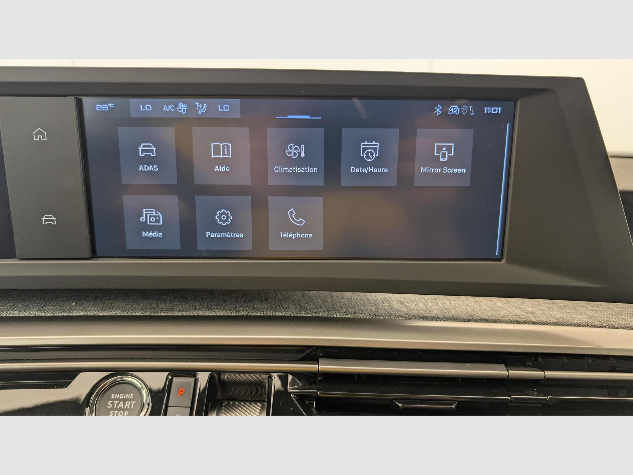 Peugeot 5008 HYBRID 145 CH E-DCS6 ALLURE (2025) - Photo 19