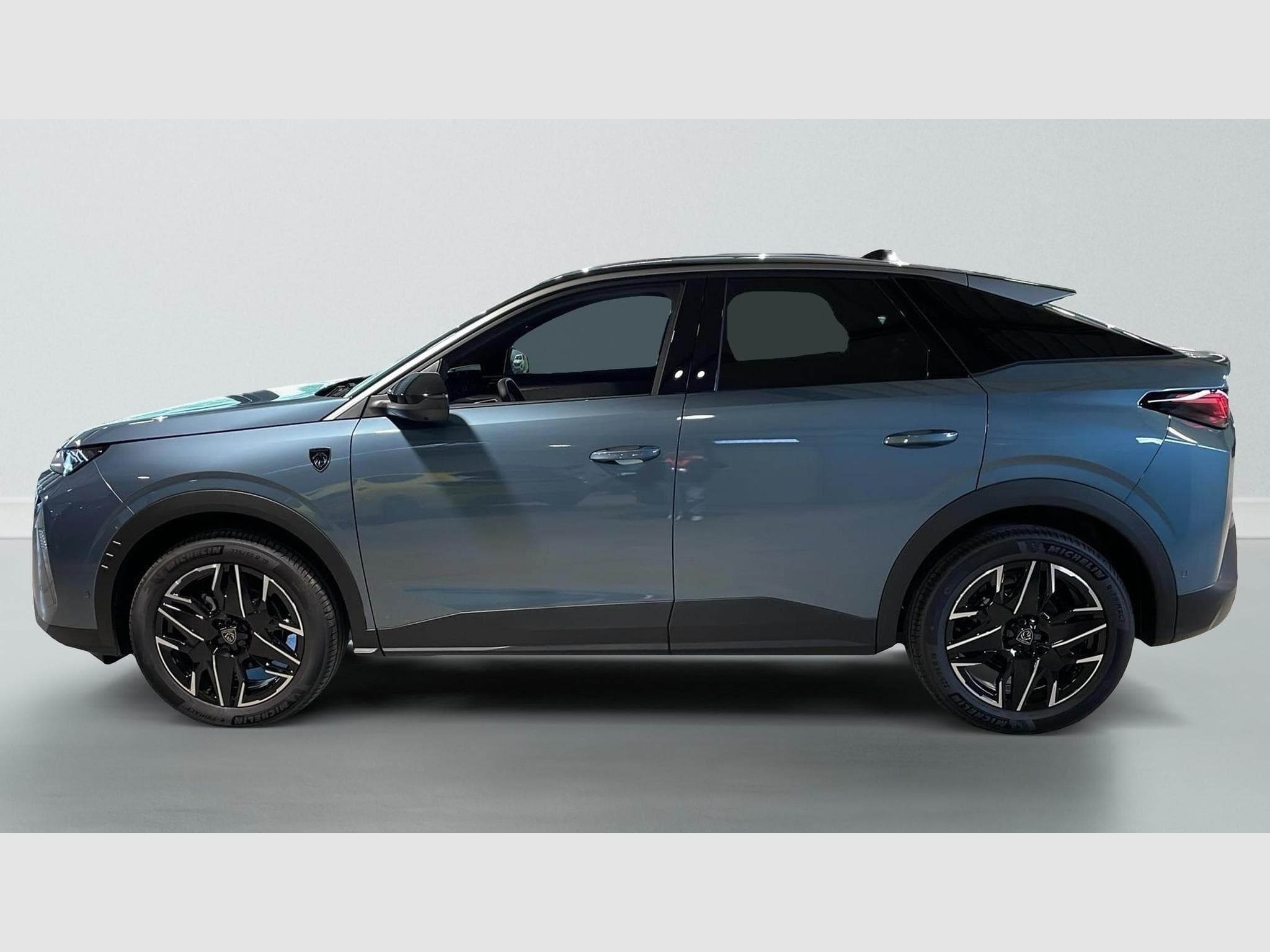 Peugeot 3008 Hybrid 145 e-DCS6 GT (2025) - Foto 4
