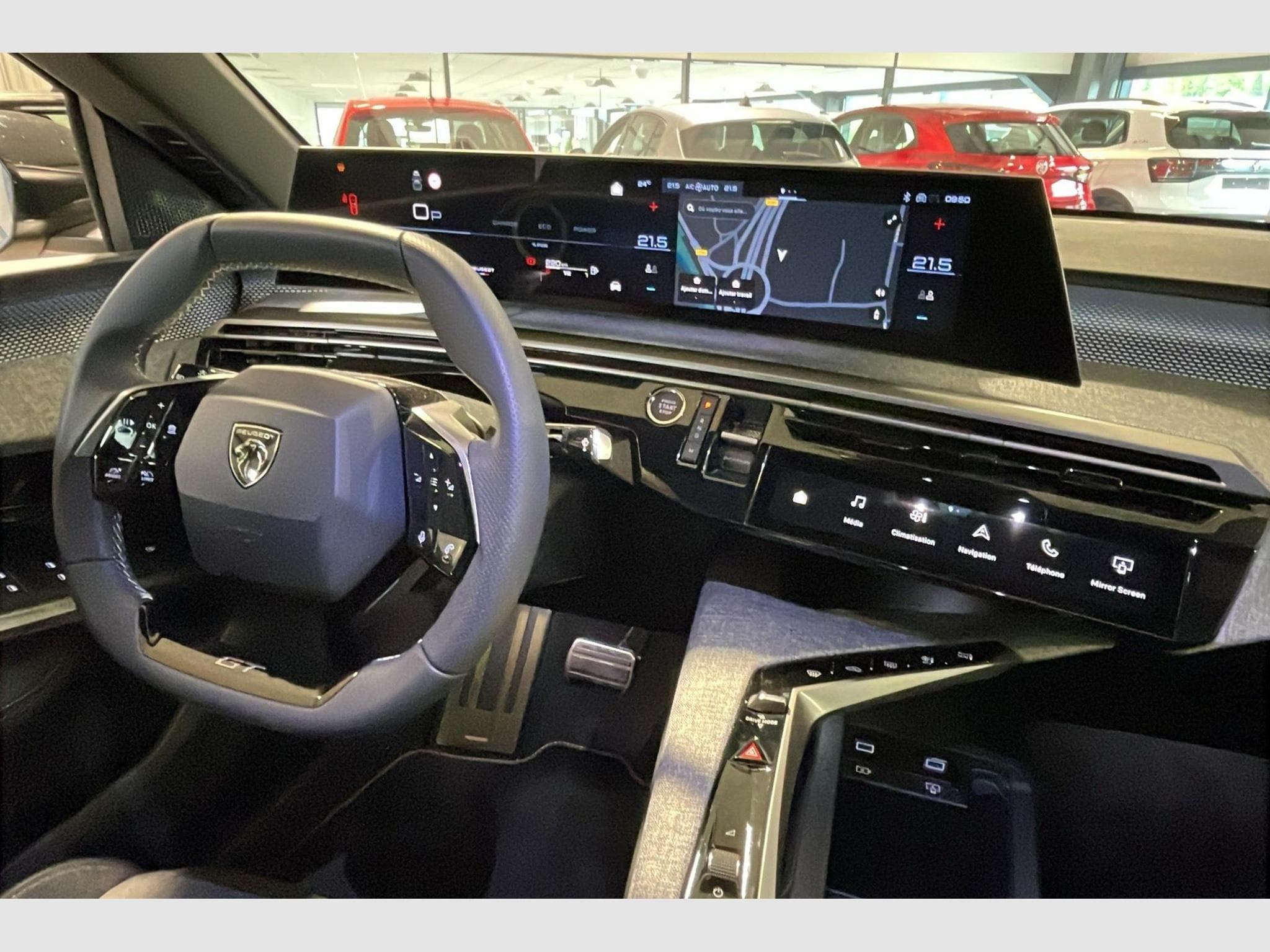 Peugeot 3008 Hybrid 145 e-DCS6 GT (2025) - Foto 12