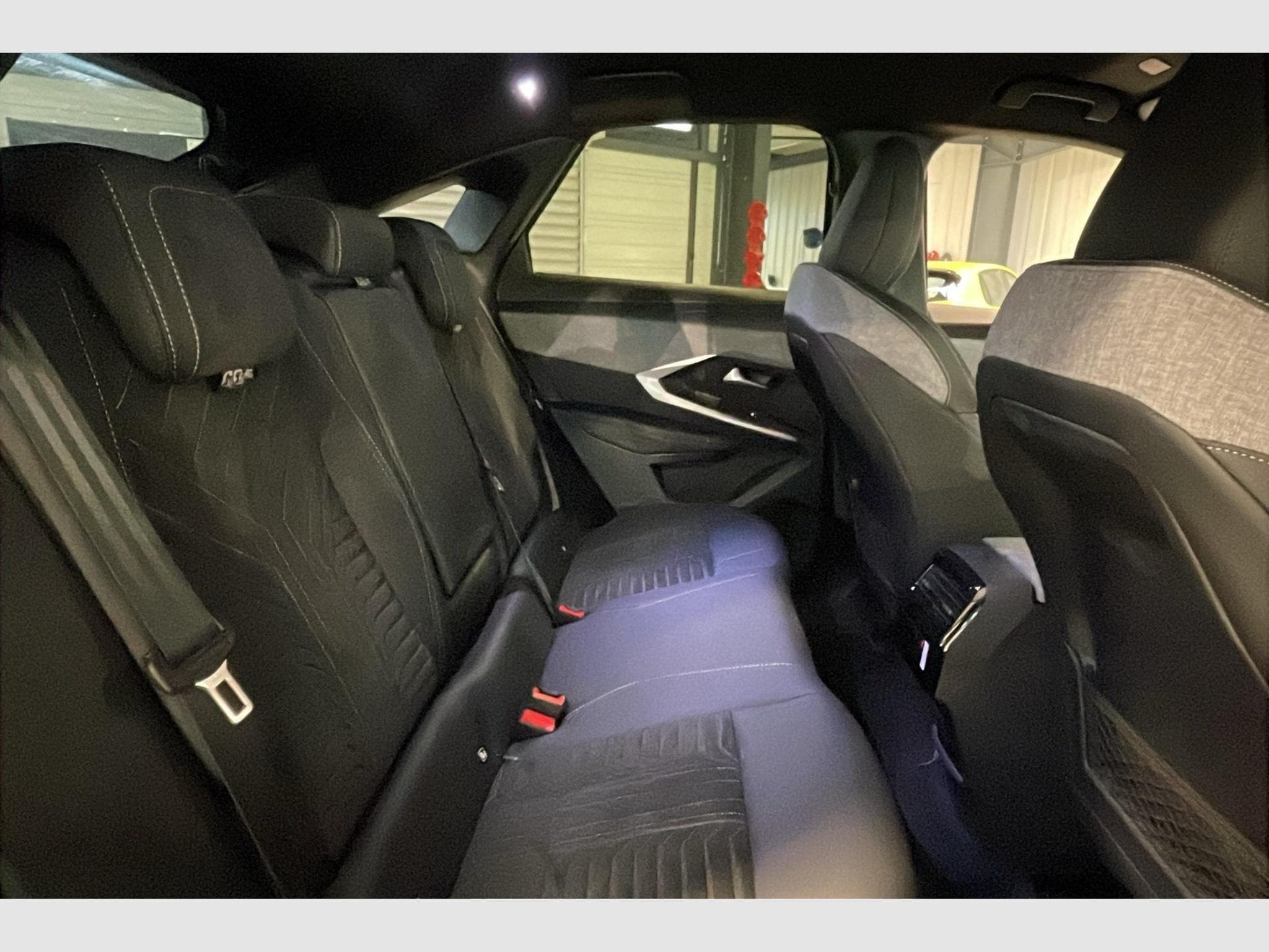 Peugeot 3008 Hybrid 145 e-DCS6 GT (2025) - Foto 10