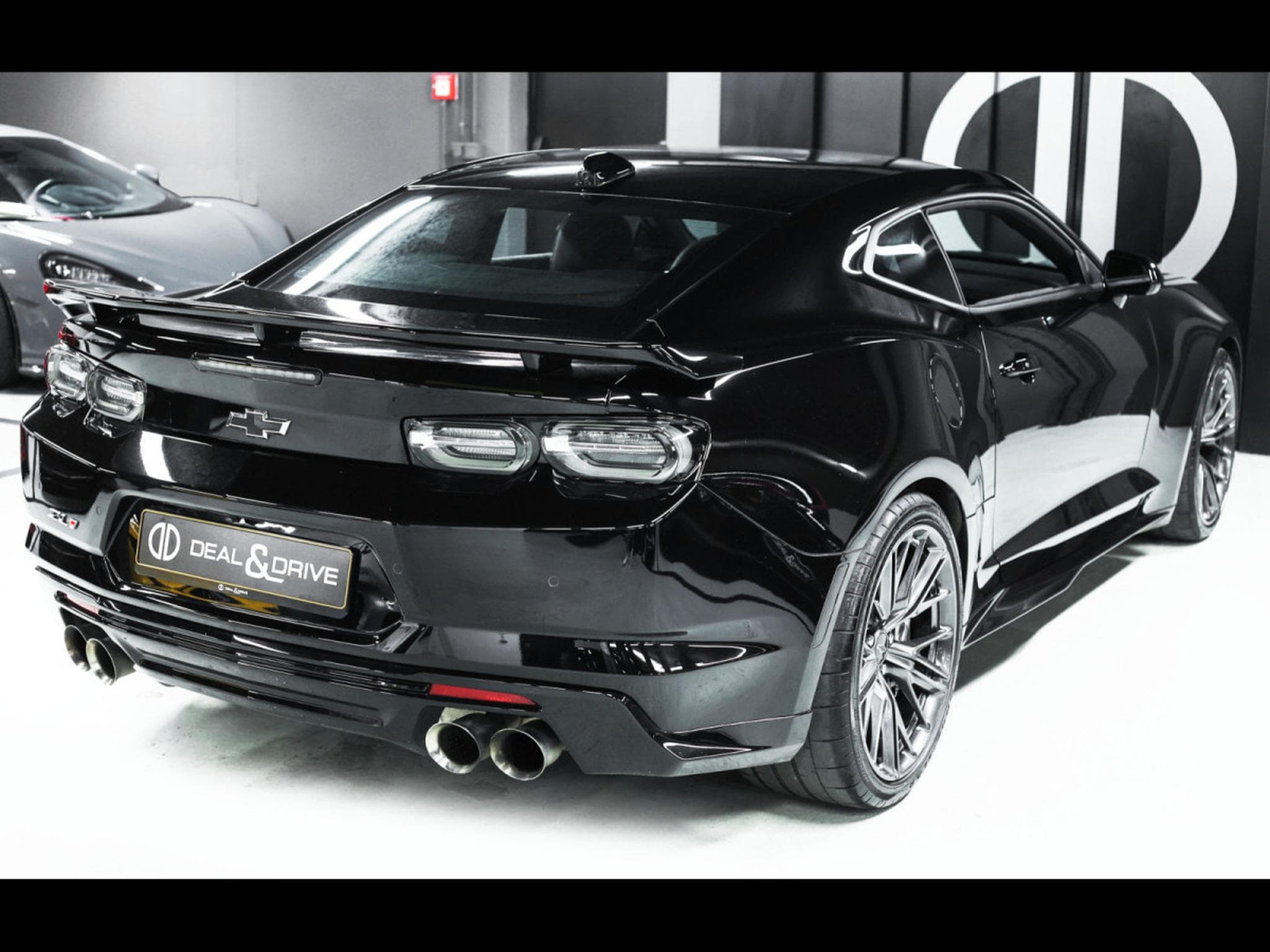 Chevrolet Camaro ZL1°MANUAL 6°PANO°RECARO°KEYLESS°BOSE°KAM°HUD (2020) - Foto 7