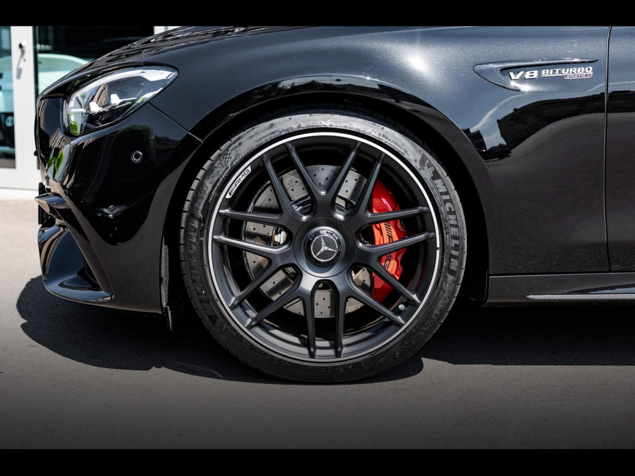 Mercedes E 63 AMG S T-MODELL (612 CH) - CARBON PACKAGE - OBSIDIAN BLACK METALL (2023) - Foto 9