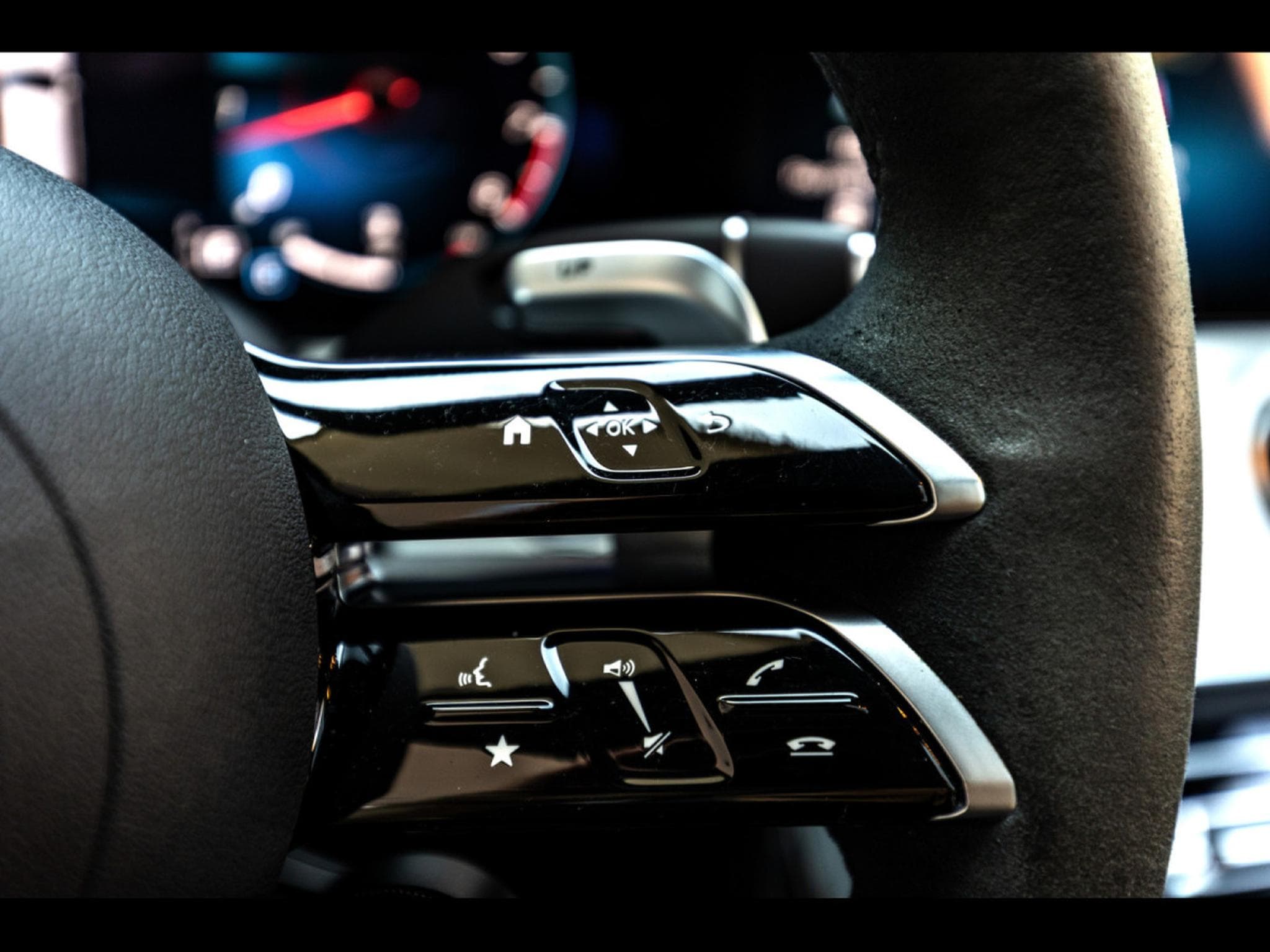 Mercedes E 63 AMG S T-MODELL (612 CH) - CARBON PACKAGE - OBSIDIAN BLACK METALL (2023) - Foto 20