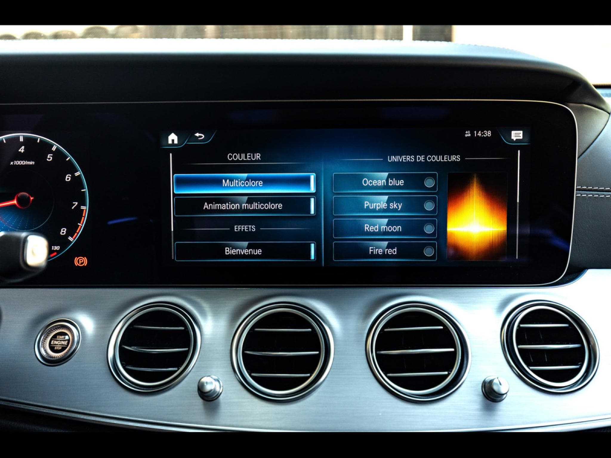 Mercedes E 63 AMG S T-MODELL (612 CH) - CARBON PACKAGE - OBSIDIAN BLACK METALL (2023) - Foto 25