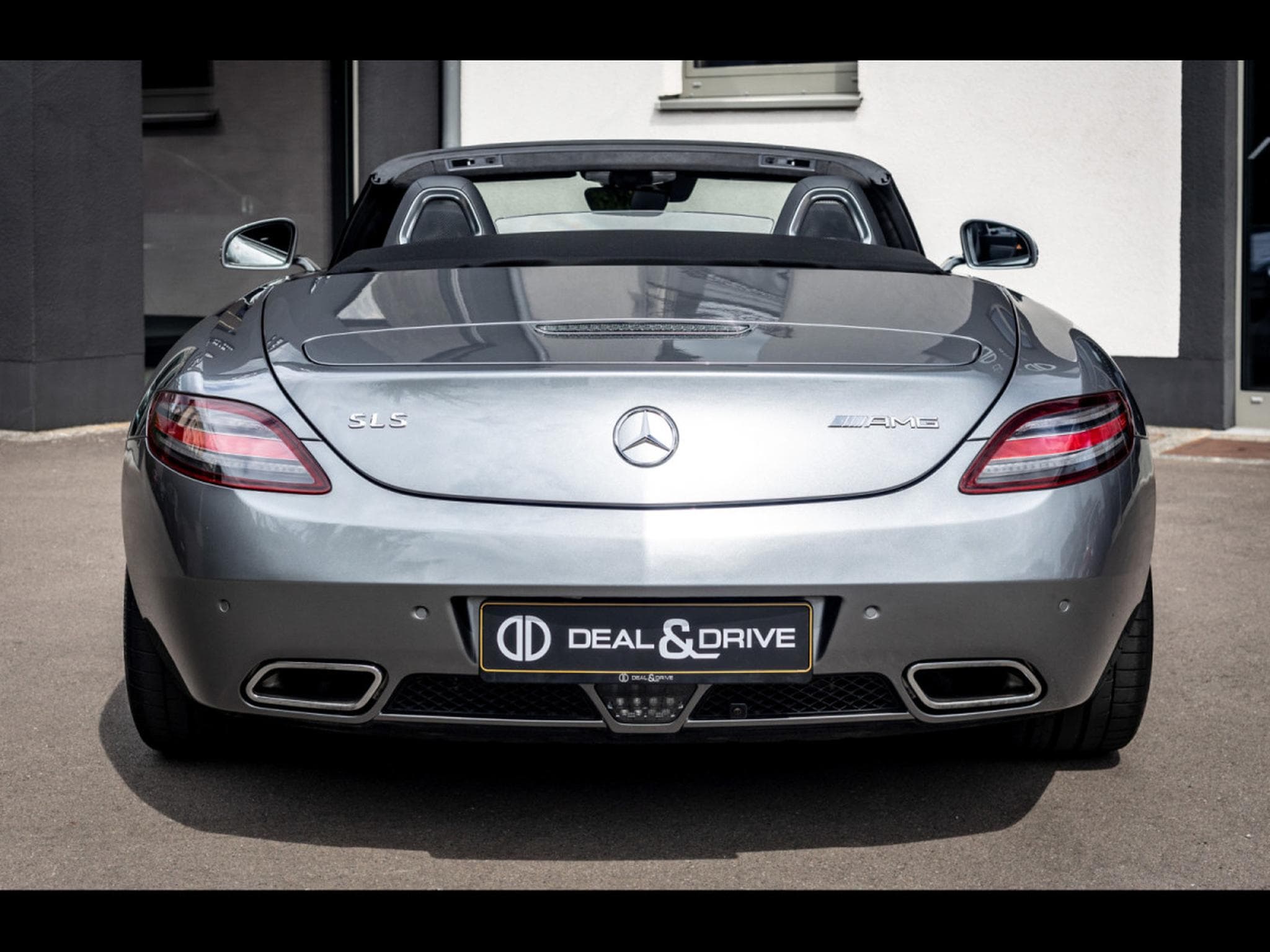 Mercedes SLS AMG AMG ROADSTER 6.3 V8 - HIMALAYAS GREY METALLIC (2012) - Photo 4