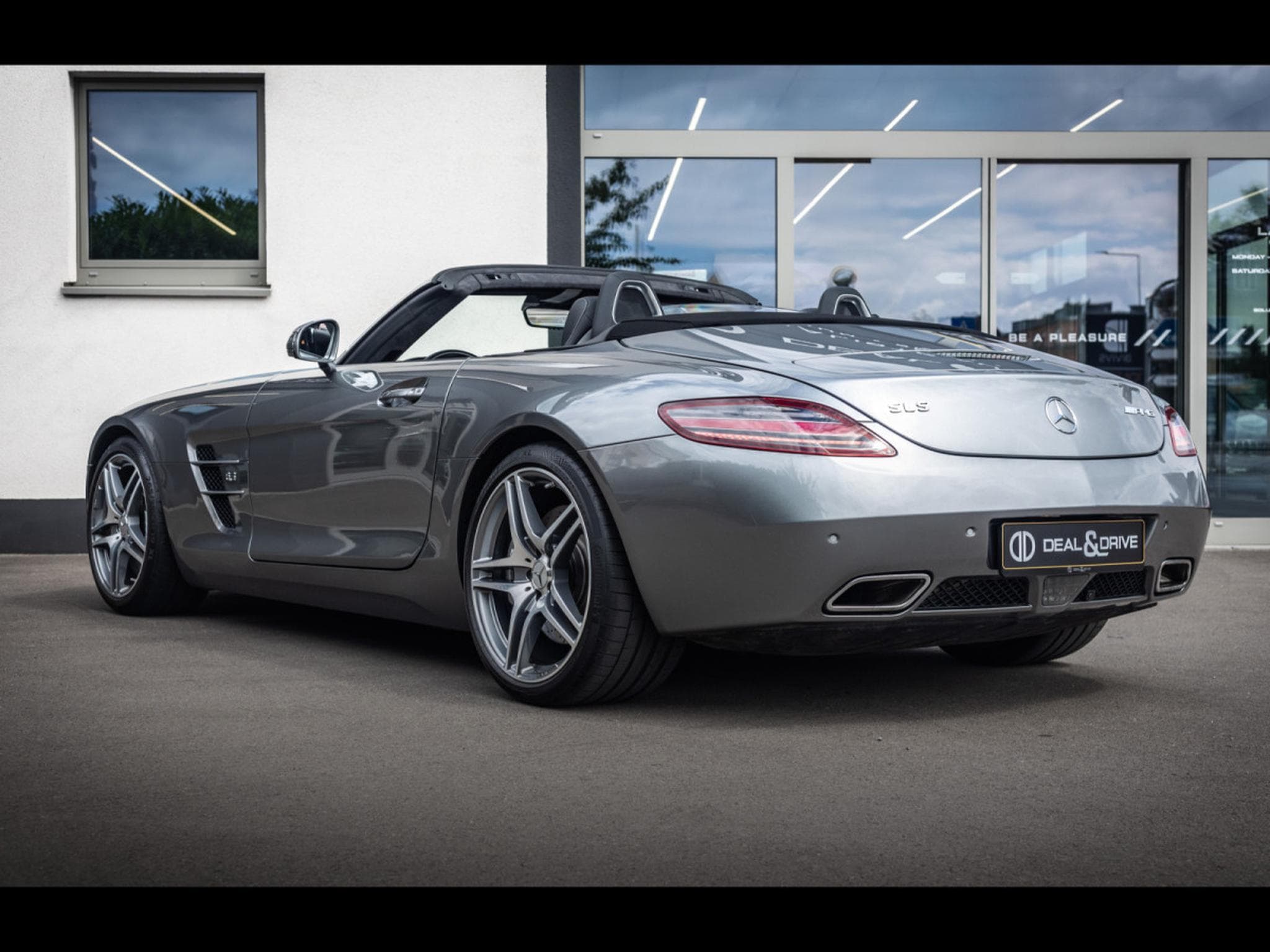 Mercedes SLS AMG AMG ROADSTER 6.3 V8 - HIMALAYAS GREY METALLIC (2012) - Photo 3
