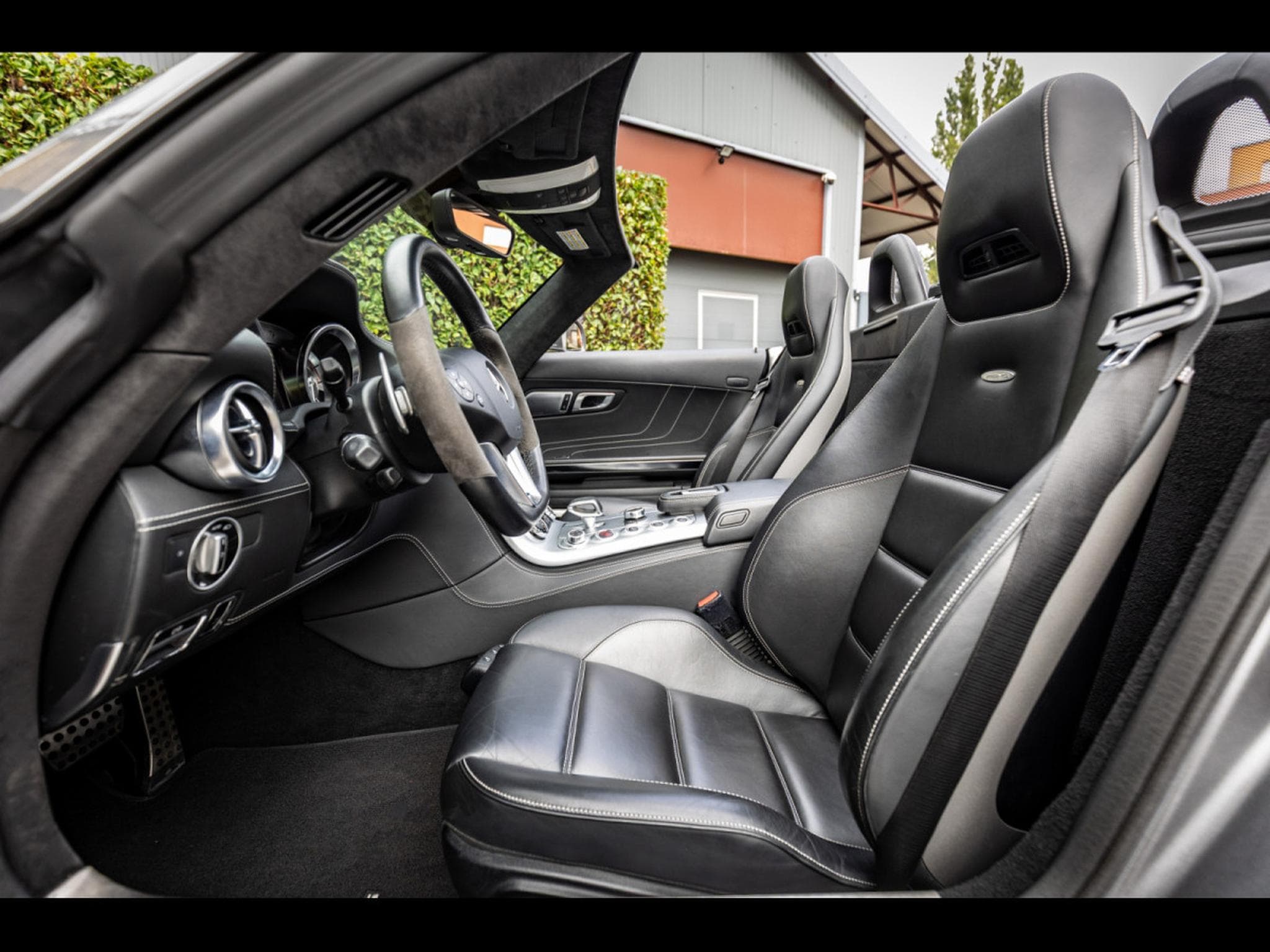 Mercedes SLS AMG AMG ROADSTER 6.3 V8 - HIMALAYAS GREY METALLIC (2012) - Photo 12