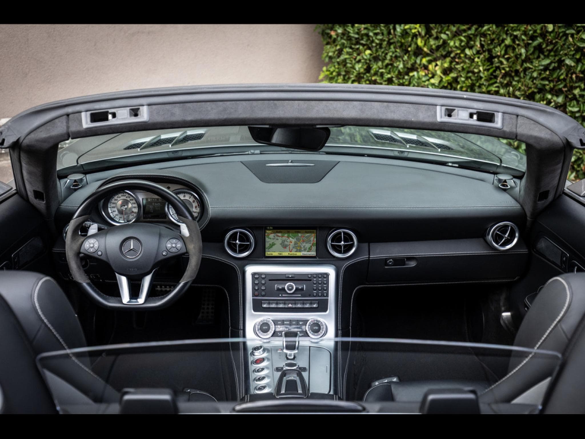 Mercedes SLS AMG AMG ROADSTER 6.3 V8 - HIMALAYAS GREY METALLIC (2012) - Photo 16