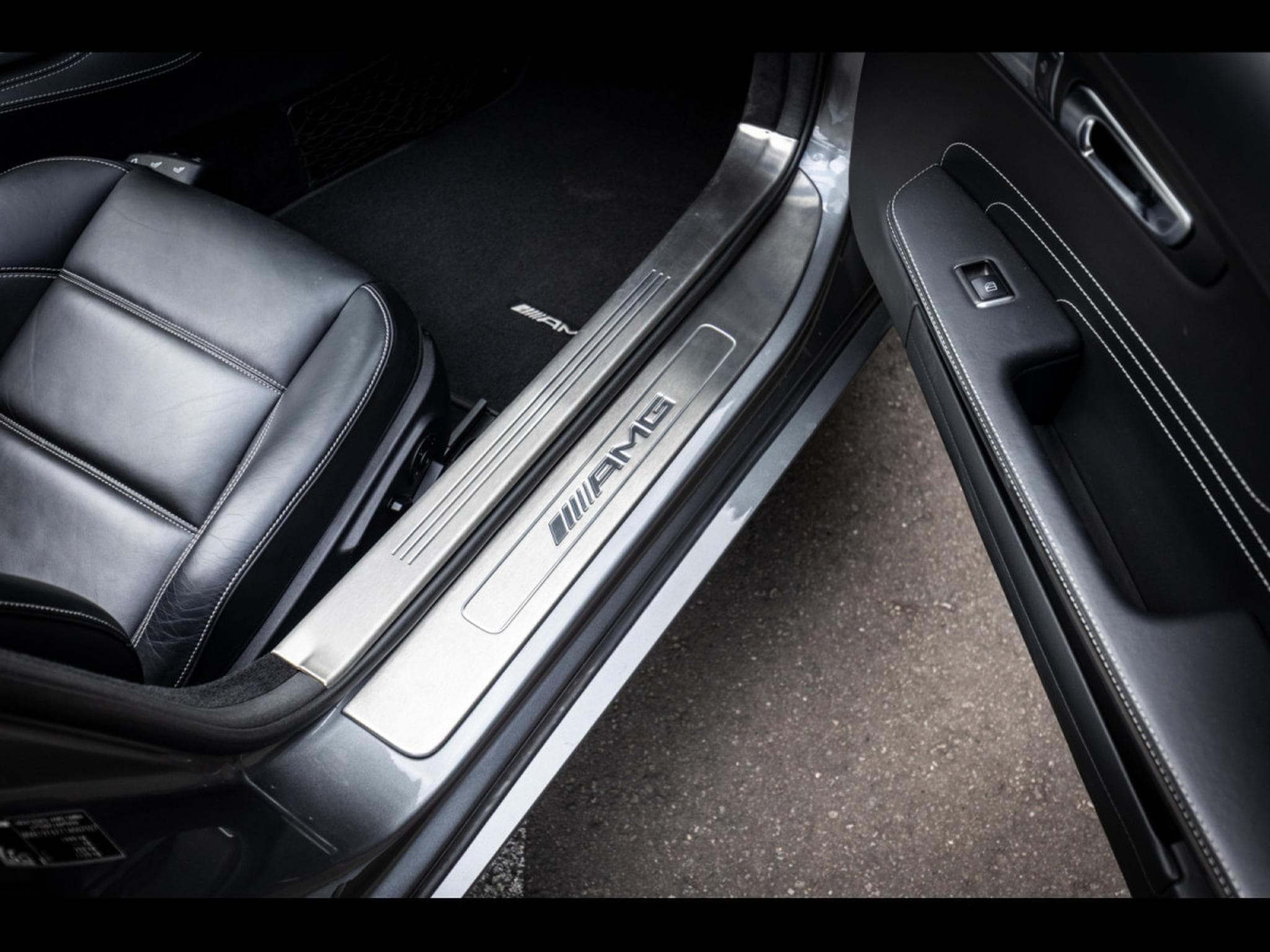 Mercedes SLS AMG AMG ROADSTER 6.3 V8 - HIMALAYAS GREY METALLIC (2012) - Photo 20
