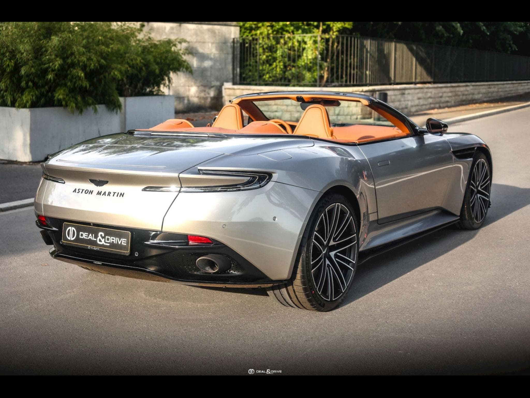 Aston-Martin DB12 VOLANTE 4.0 V8 680 CH - SPIRIT SILVER METALLIC - FULL PPF (2024) - Photo 7