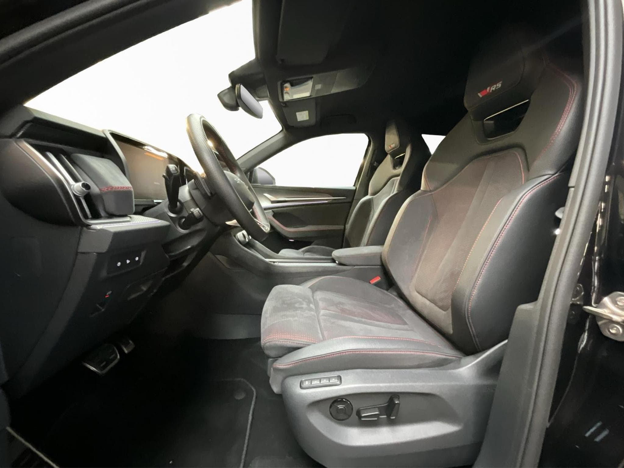 Skoda Kodiaq RS+DSG+4x4+LED+NAVI+AHK (2025) - Foto 9