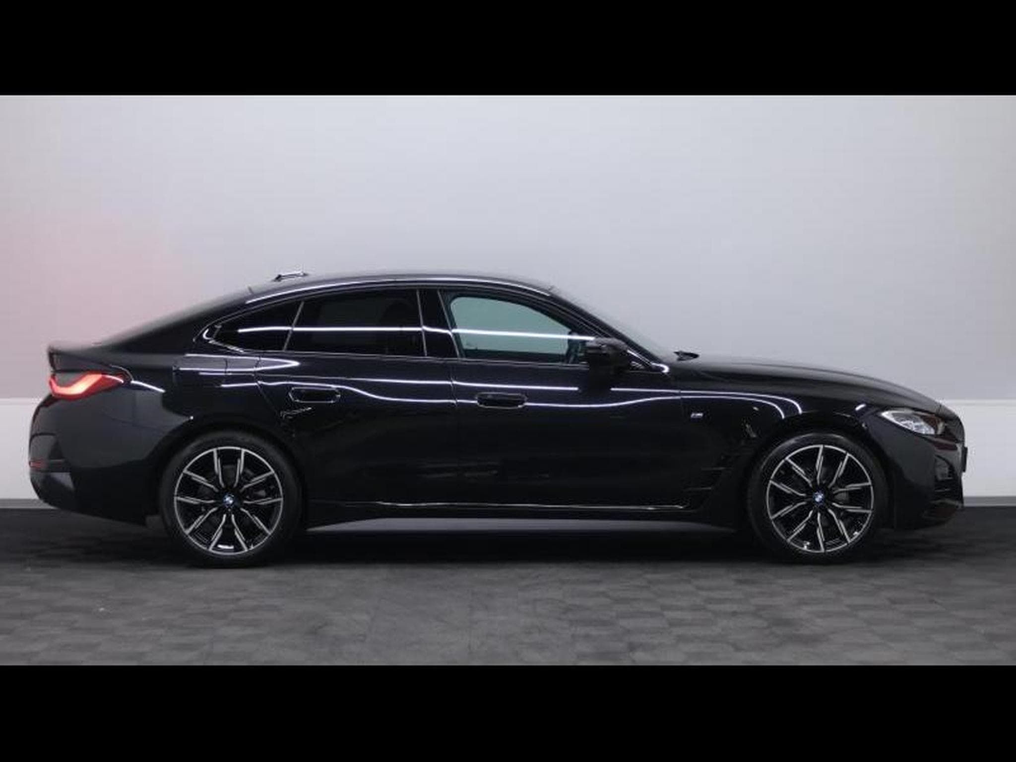 BMW 420 i Gran Coupe M SPORT Steptronic (2023) - Foto 4