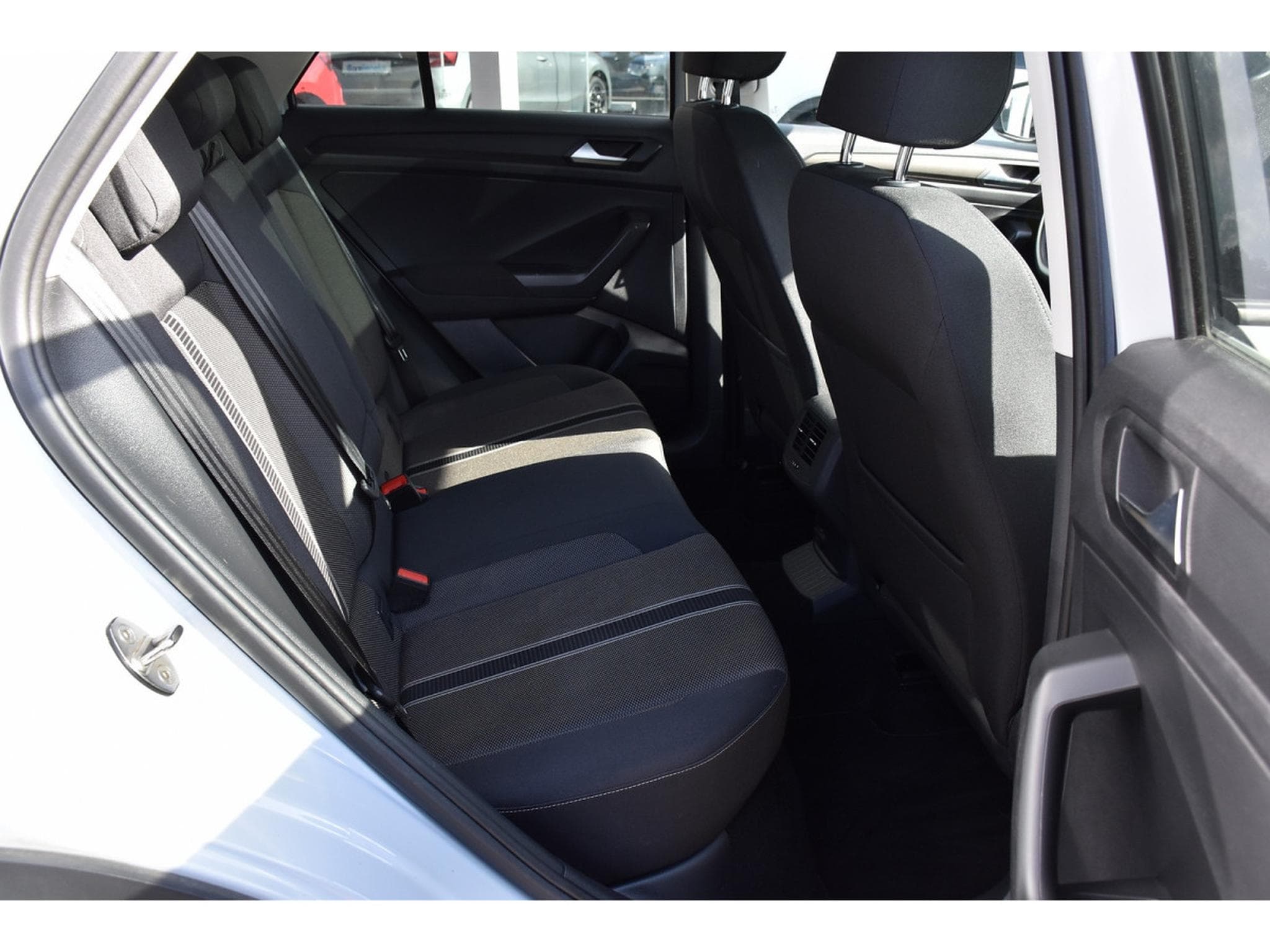 VW T-Roc 1.5 TSI Style DSG PANO ACC SIDE PARK CAM KEYLESS 1° MAIN (2018) - Photo 8