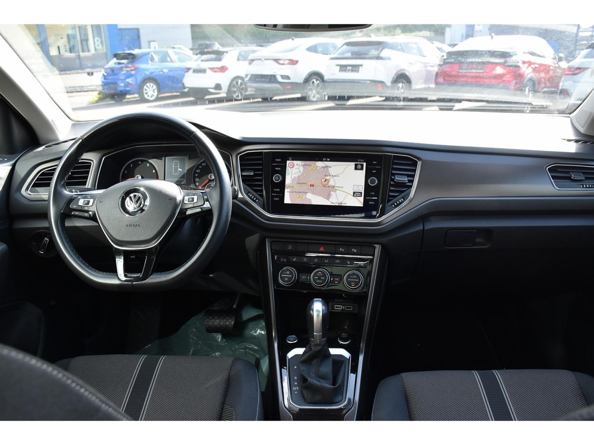 VW T-Roc 1.5 TSI Style DSG PANO ACC SIDE PARK CAM KEYLESS 1° MAIN (2018) - Photo 10