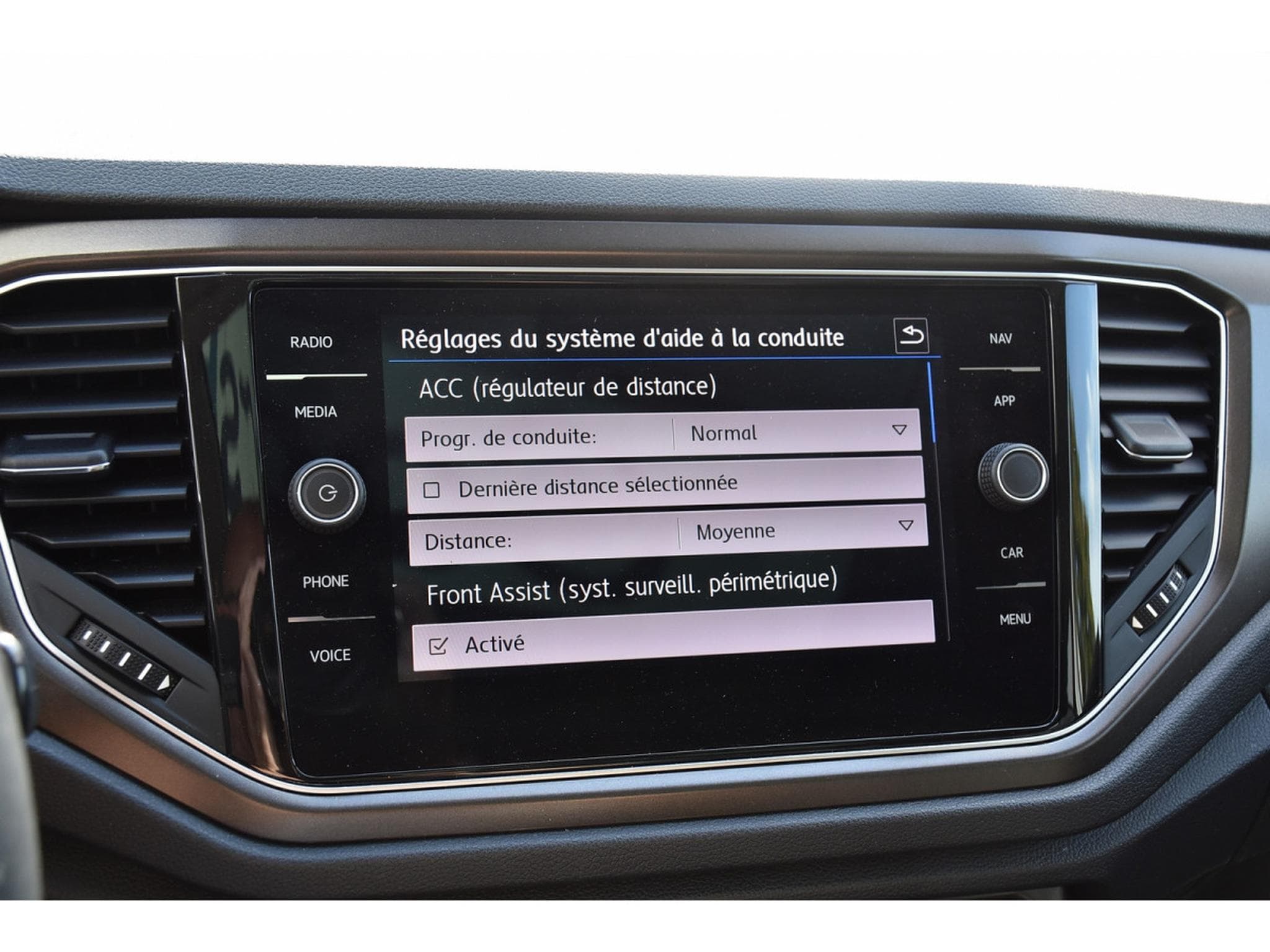VW T-Roc 1.5 TSI Style DSG PANO ACC SIDE PARK CAM KEYLESS 1° MAIN (2018) - Photo 12