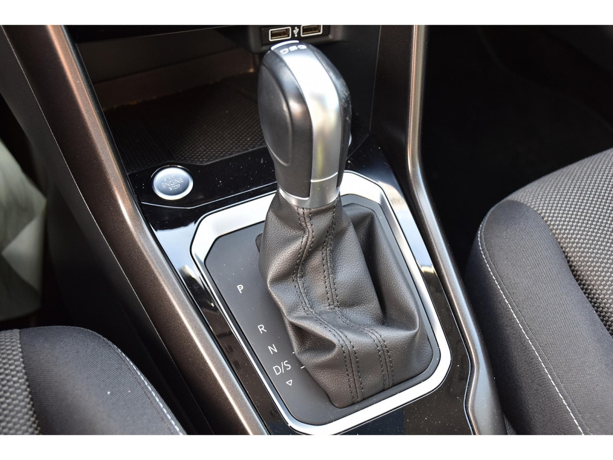 VW T-Roc 1.5 TSI Style DSG PANO ACC SIDE PARK CAM KEYLESS 1° MAIN (2018) - Photo 18