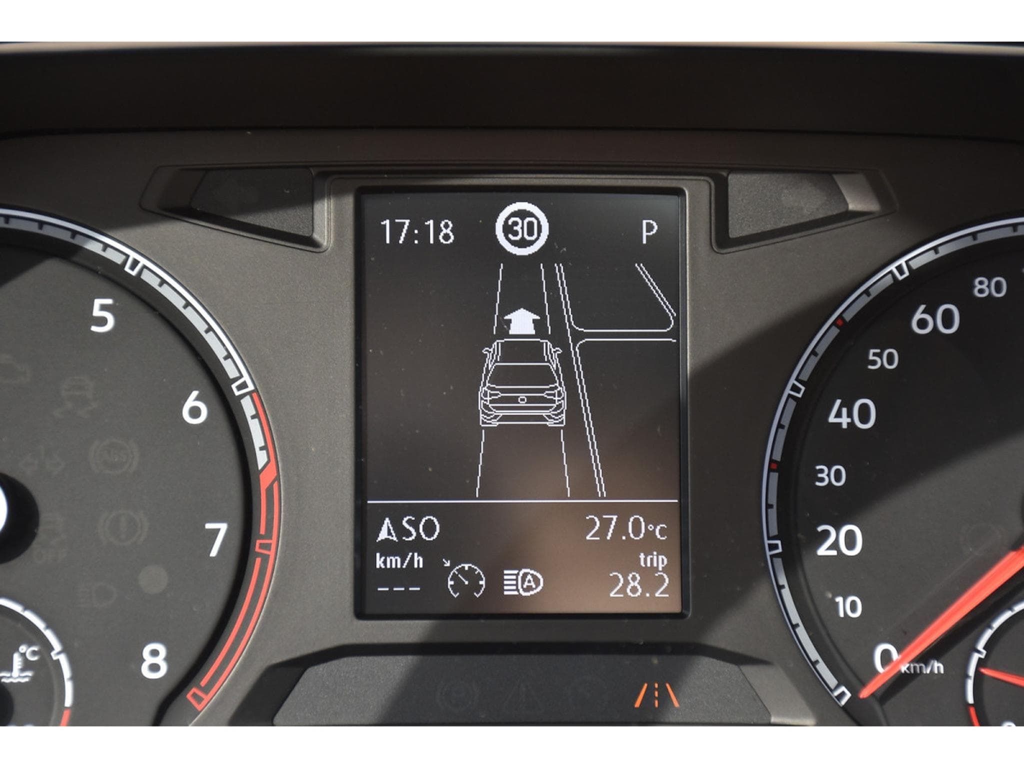 VW T-Roc 1.5 TSI Style DSG PANO ACC SIDE PARK CAM KEYLESS 1° MAIN (2018) - Photo 16
