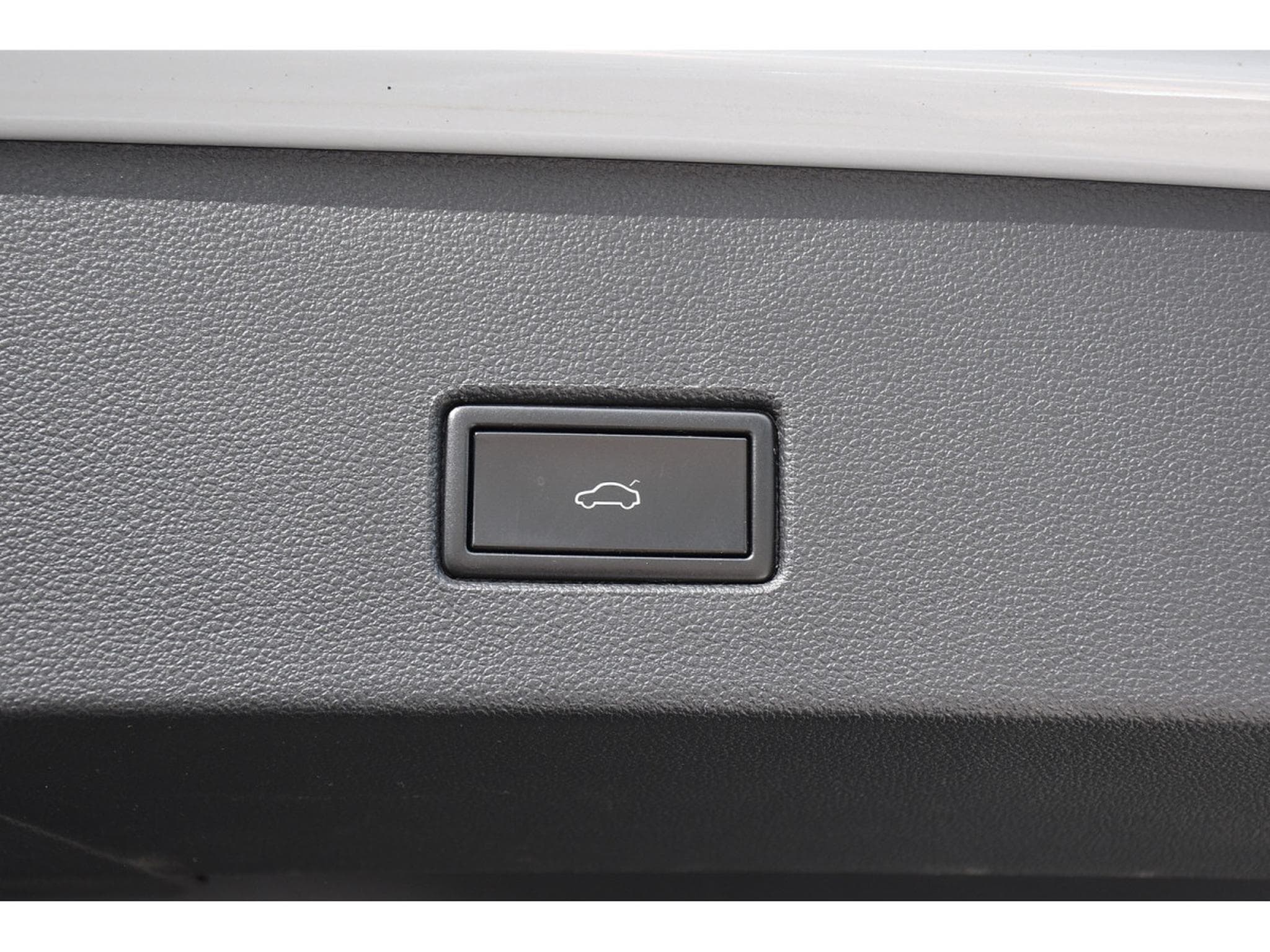 VW T-Roc 1.5 TSI Style DSG PANO ACC SIDE PARK CAM KEYLESS 1° MAIN (2018) - Photo 21