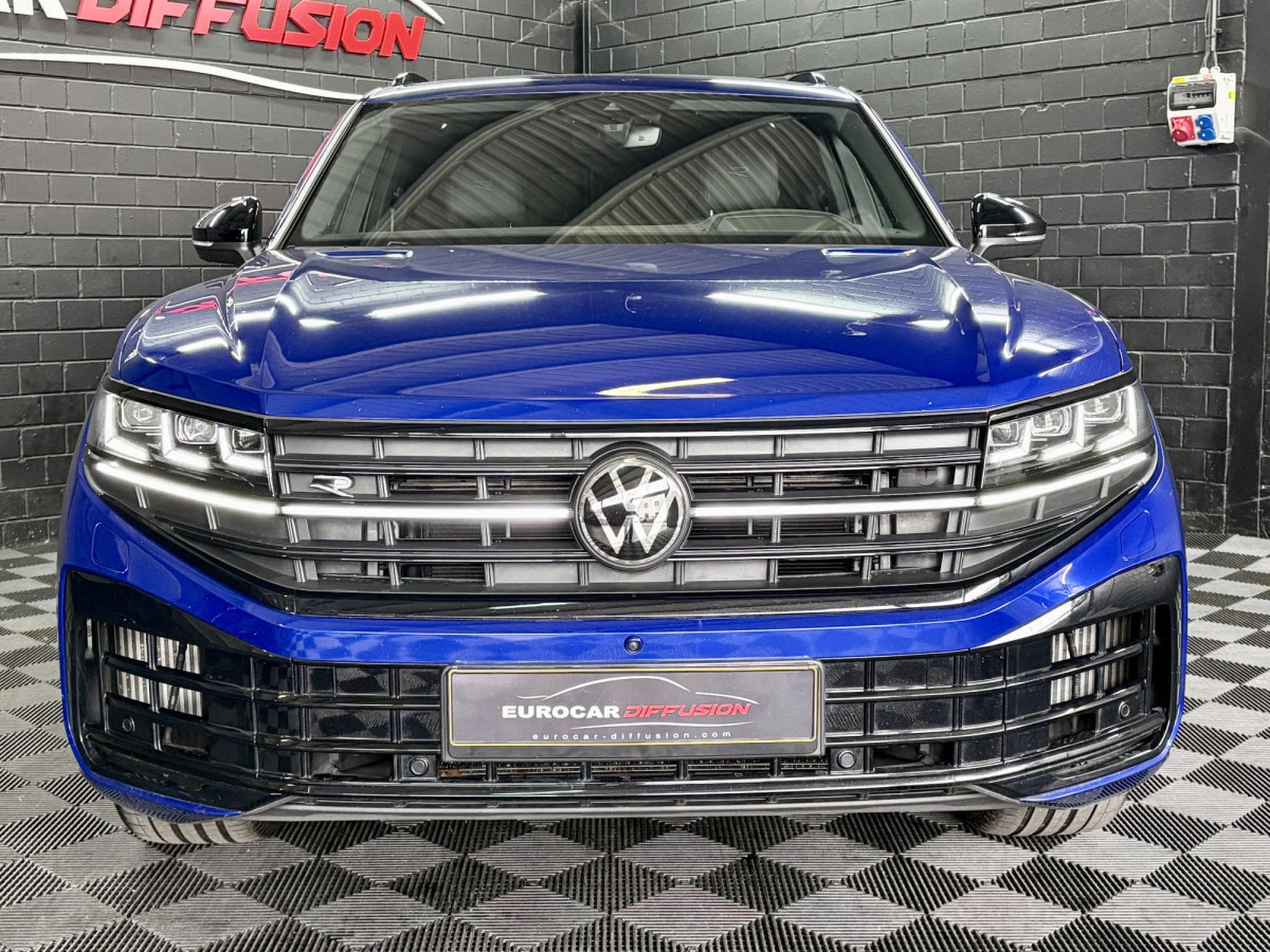 VW Touareg 3.0 R 4Motion eHybrid 462 CV **360°** Susp. pneumatique ** C (2025) - Foto 2