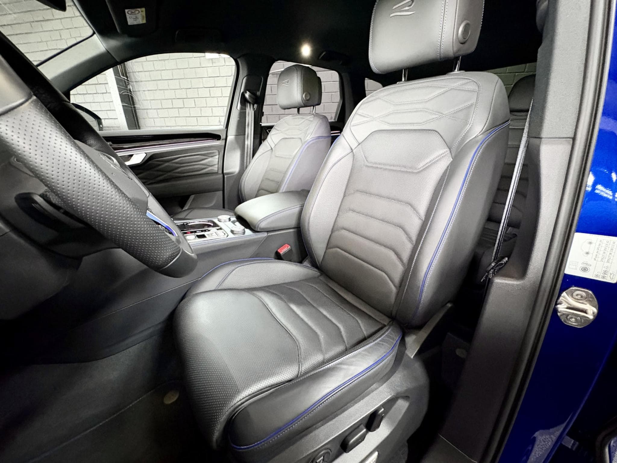 VW Touareg 3.0 R 4Motion eHybrid 462 CV **360°** Susp. pneumatique ** C (2025) - Foto 6