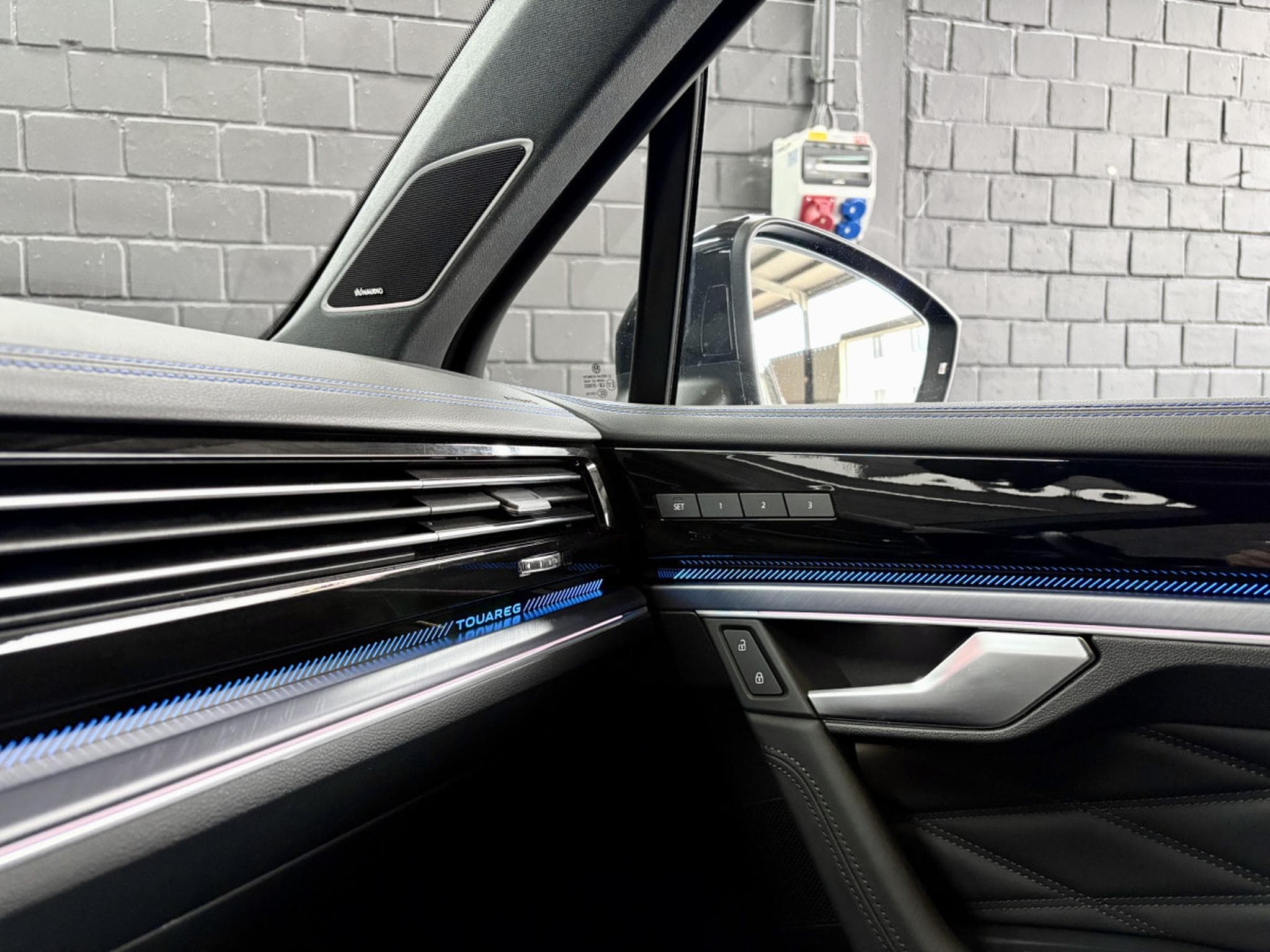 VW Touareg 3.0 R 4Motion eHybrid 462 CV **360°** Susp. pneumatique ** C (2025) - Foto 21