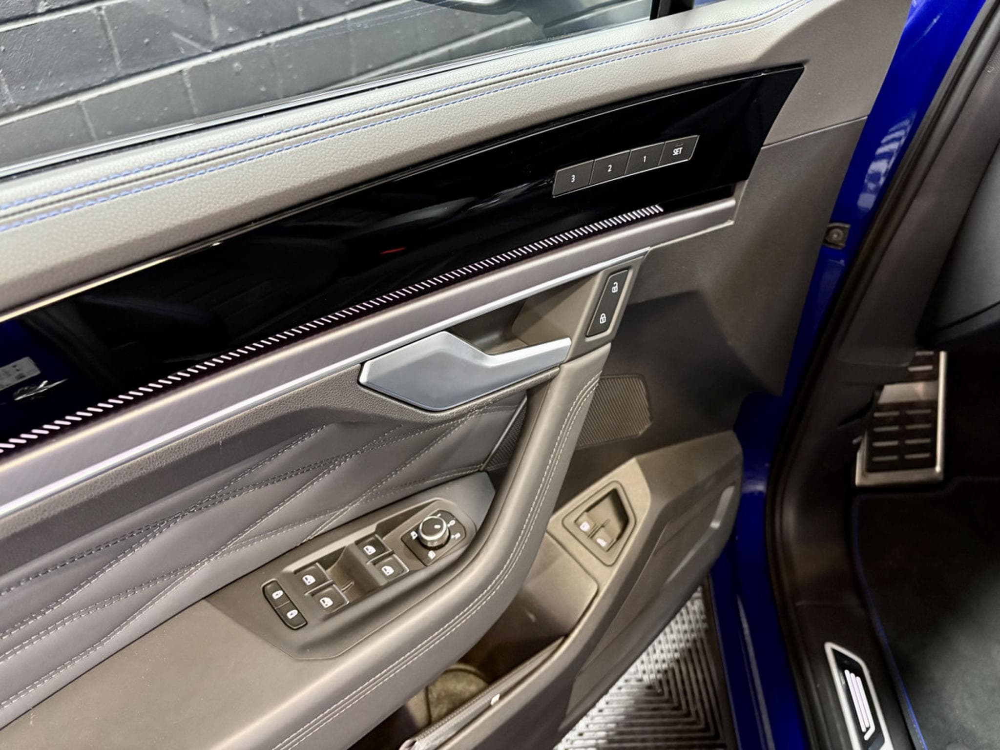 VW Touareg 3.0 R 4Motion eHybrid 462 CV **360°** Susp. pneumatique ** C (2025) - Foto 24