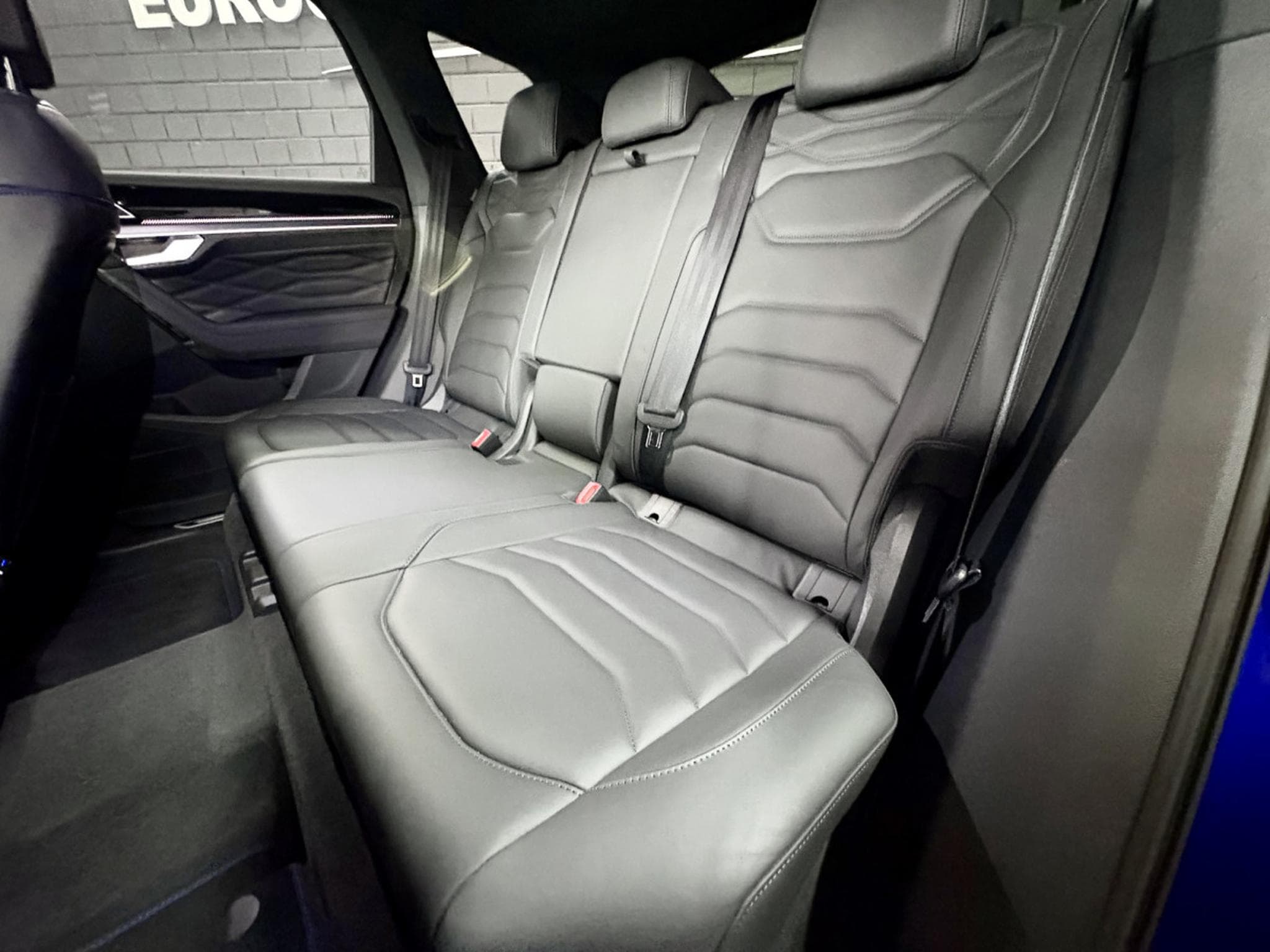 VW Touareg 3.0 R 4Motion eHybrid 462 CV **360°** Susp. pneumatique ** C (2025) - Foto 25