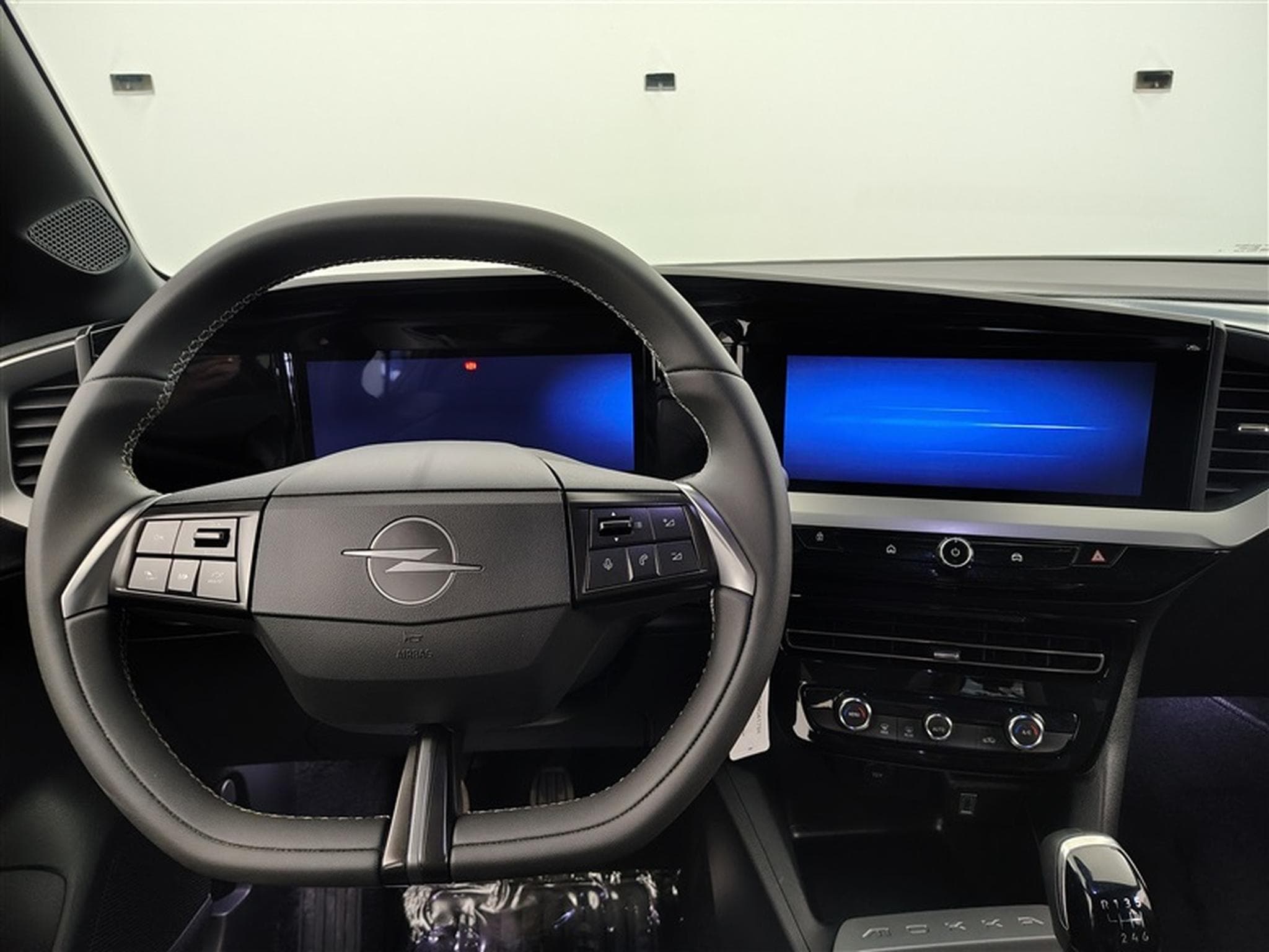 Opel Mokka 1.2 Turbo 136Cv GS CARPLAY / CAMERA / FULL LED (2025) - Foto 9