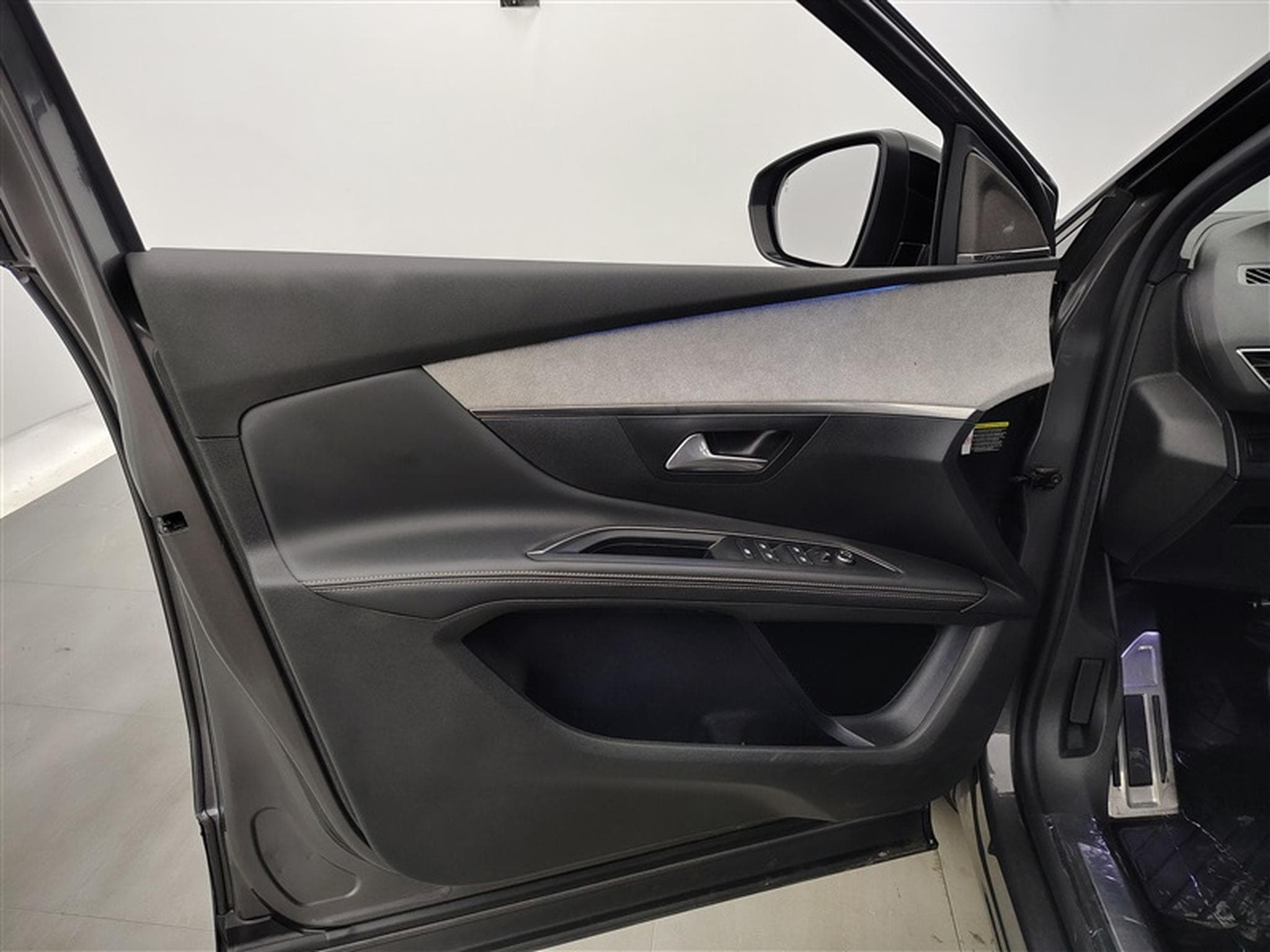 Peugeot 5008 1.2 GT Line 7Pl  Navi / Led / Toit Pano (2023) - Photo 16