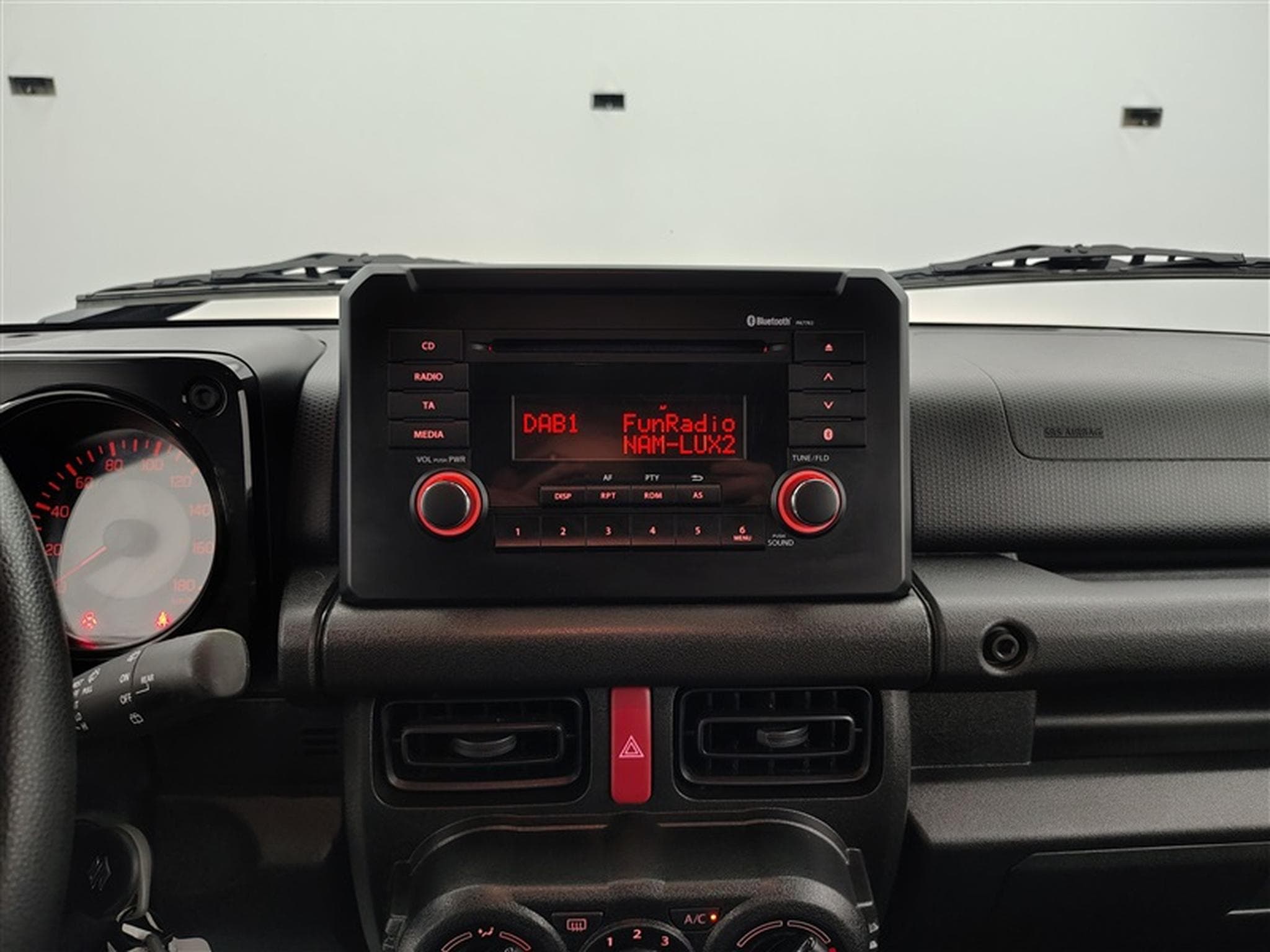 Suzuki Jimny 1.5i 4x4 GL CLIM / BLUETOOTH (2022) - Foto 11