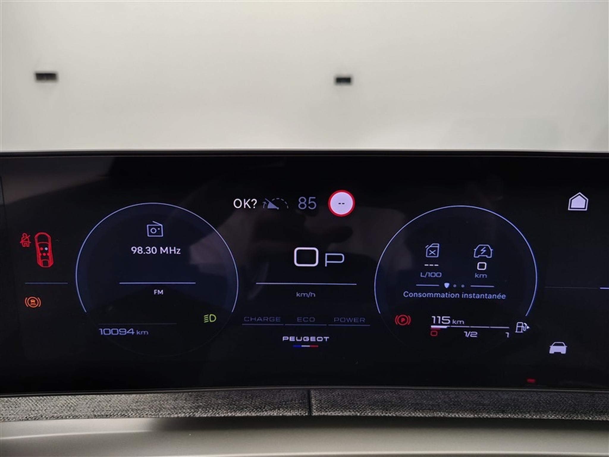 Peugeot 3008 1.2 HYBRID 145cv e-DSC6 GT NAVI / FULL LED / PANO / CAMERA (2025) - Foto 10