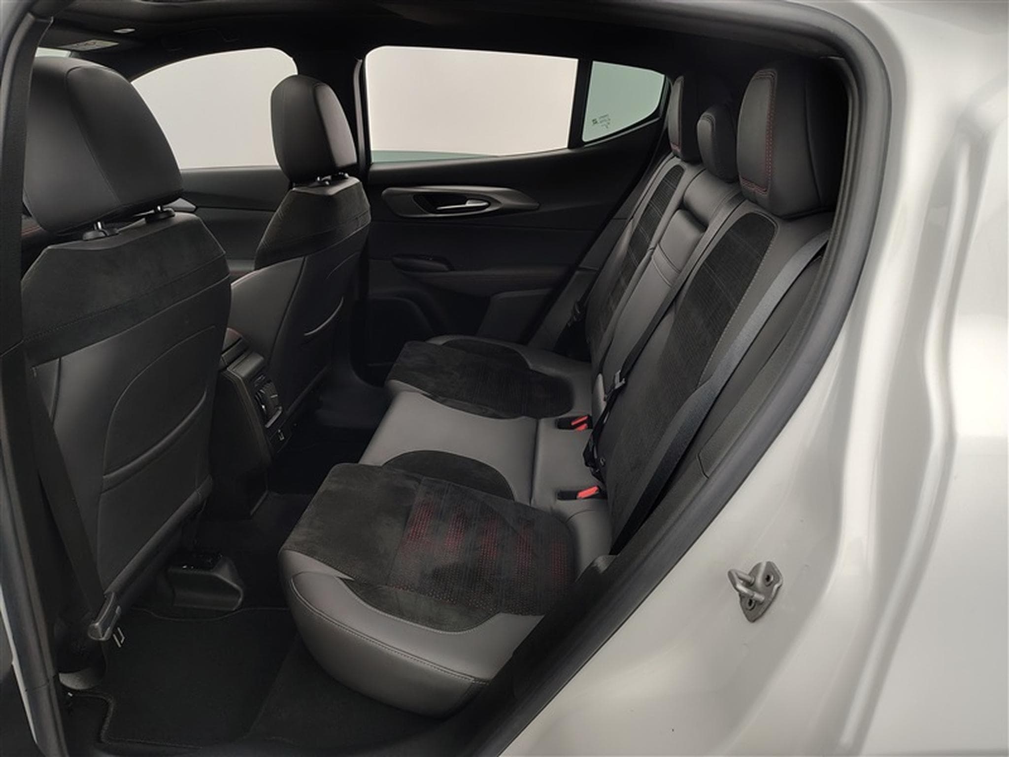 Alfa-Romeo Tonale 1.5 MHEV VGT Veloce°NAV°CARPLAY°FULL LED°CAM°T.OUV°S.CHAUF (2023) - Foto 13