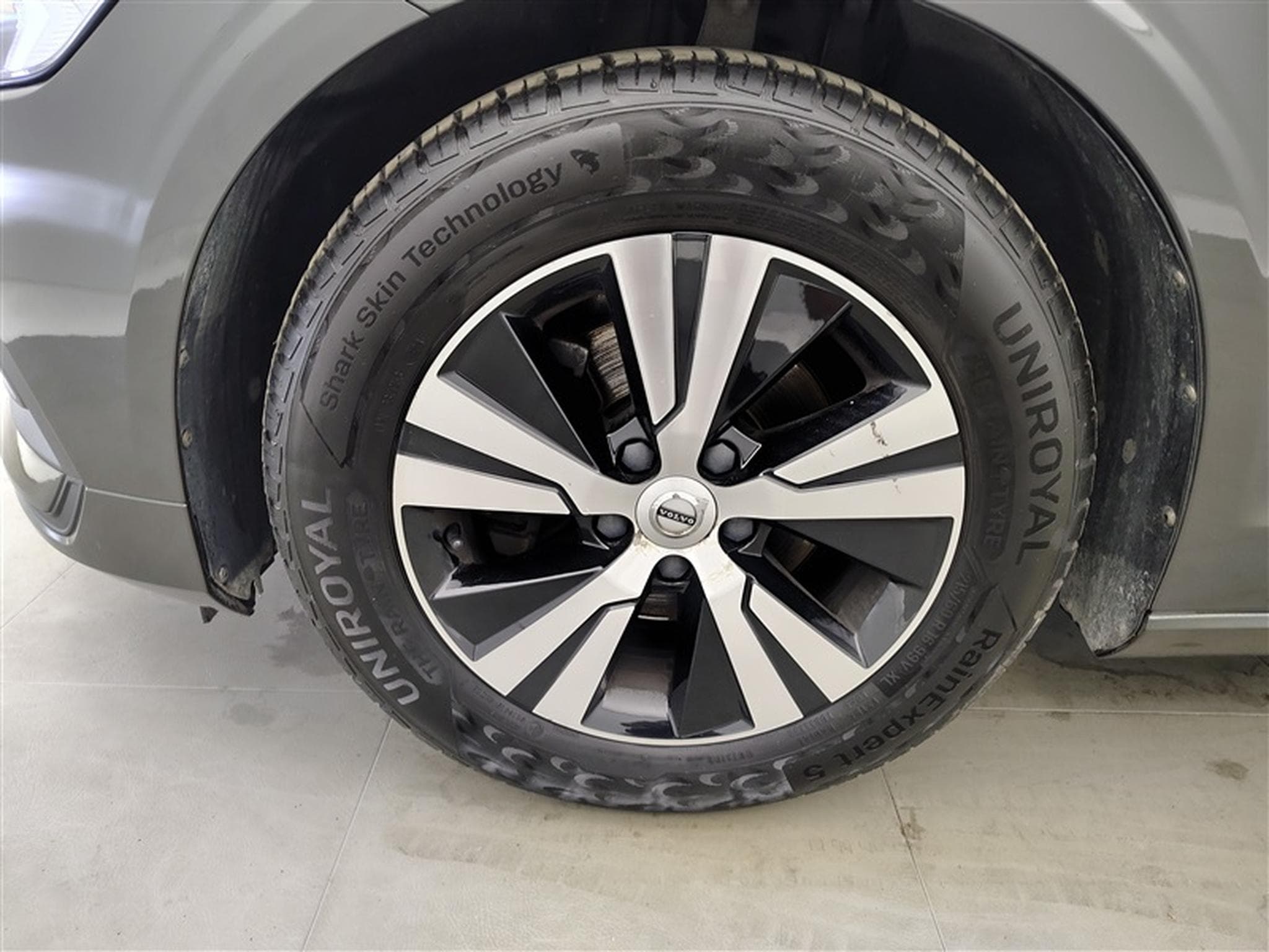 Volvo V60 2.0 D3 Geartronic Business Edition NAVI / FULL LED / CAMERA (2020) - Photo 6
