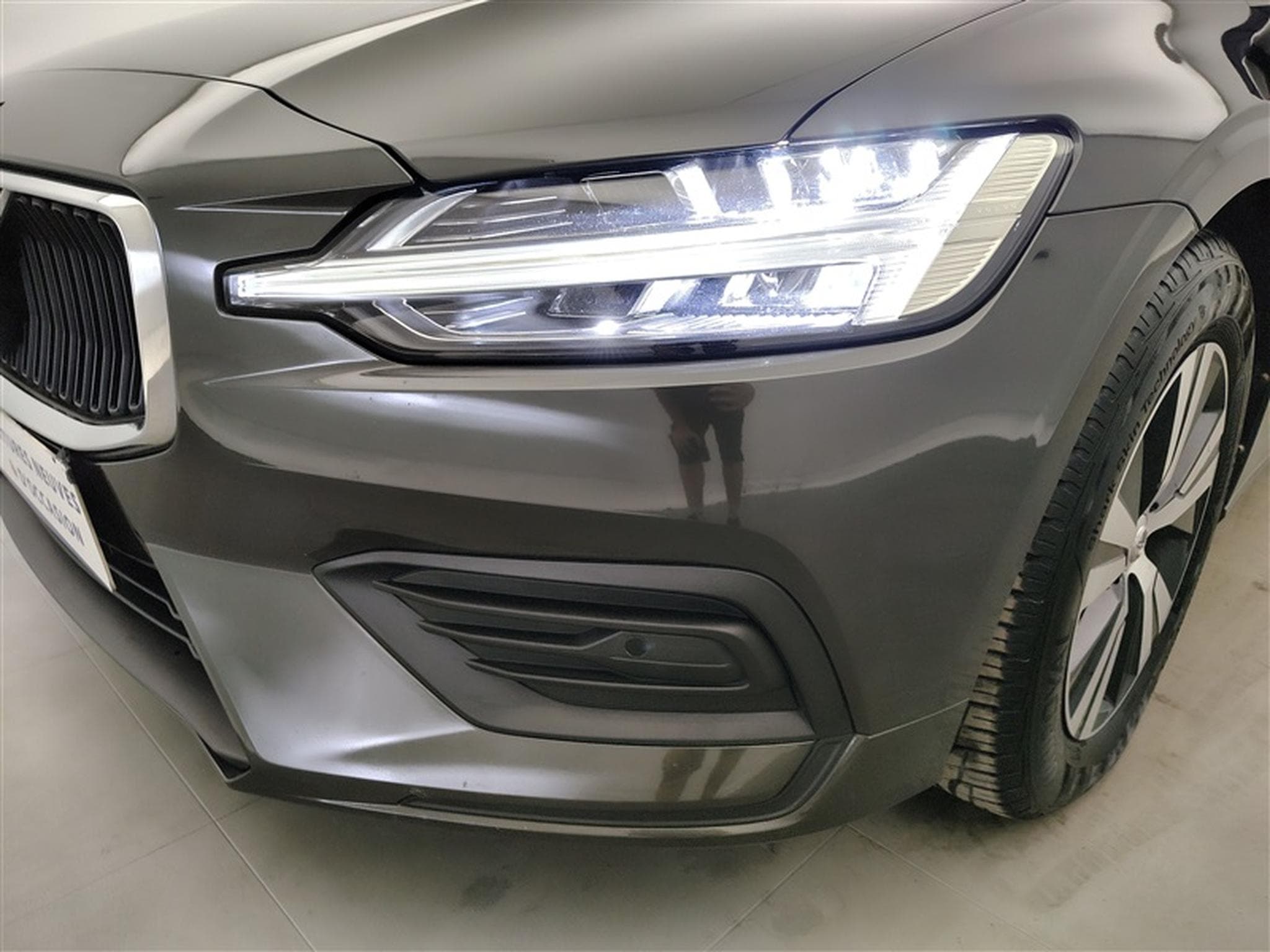 Volvo V60 2.0 D3 Geartronic Business Edition NAVI / FULL LED / CAMERA (2020) - Photo 15